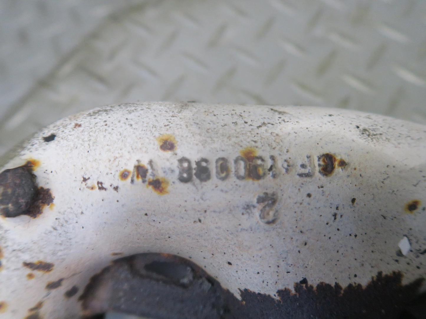 86-91 Mercedes W126 C126 560SEC 560SEL M117 Left Exhaust Manifold OEM