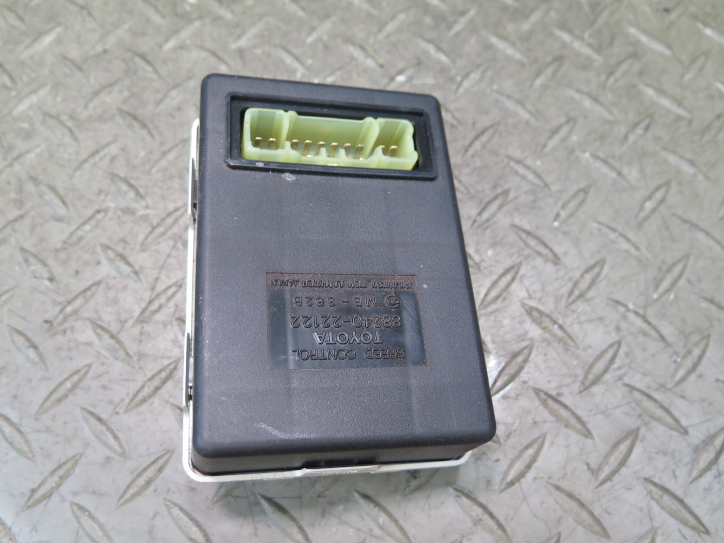 84-86 Toyota Cressida MX73 Speed Cruise Control Module 88240-22122 OEM