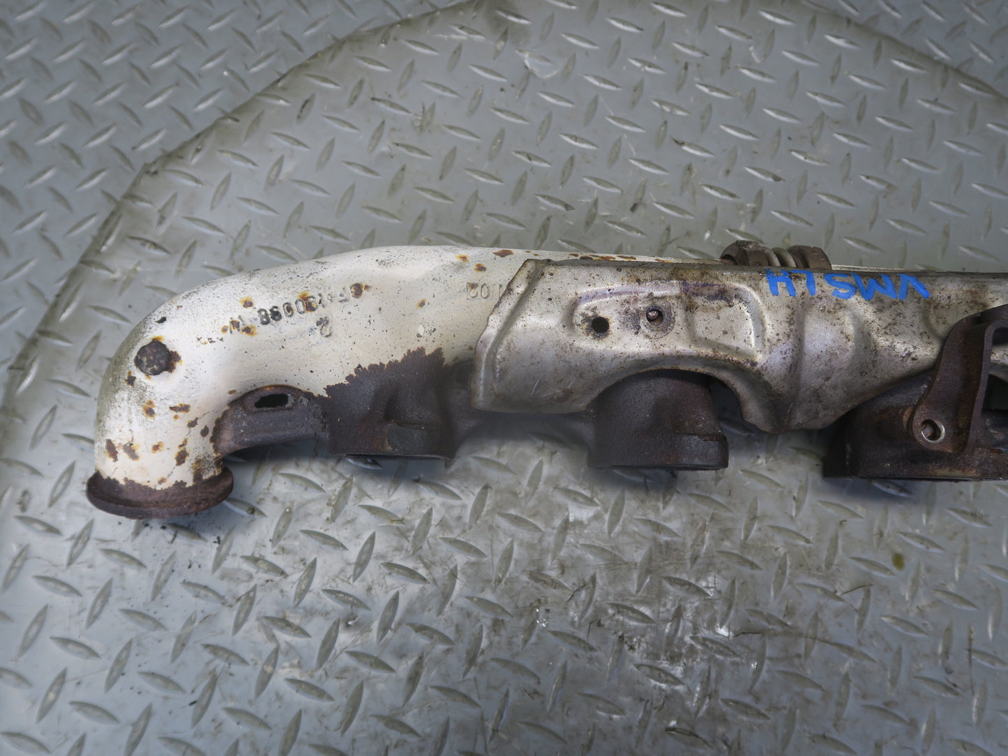 86-91 Mercedes W126 C126 560SEC 560SEL M117 Left Exhaust Manifold OEM