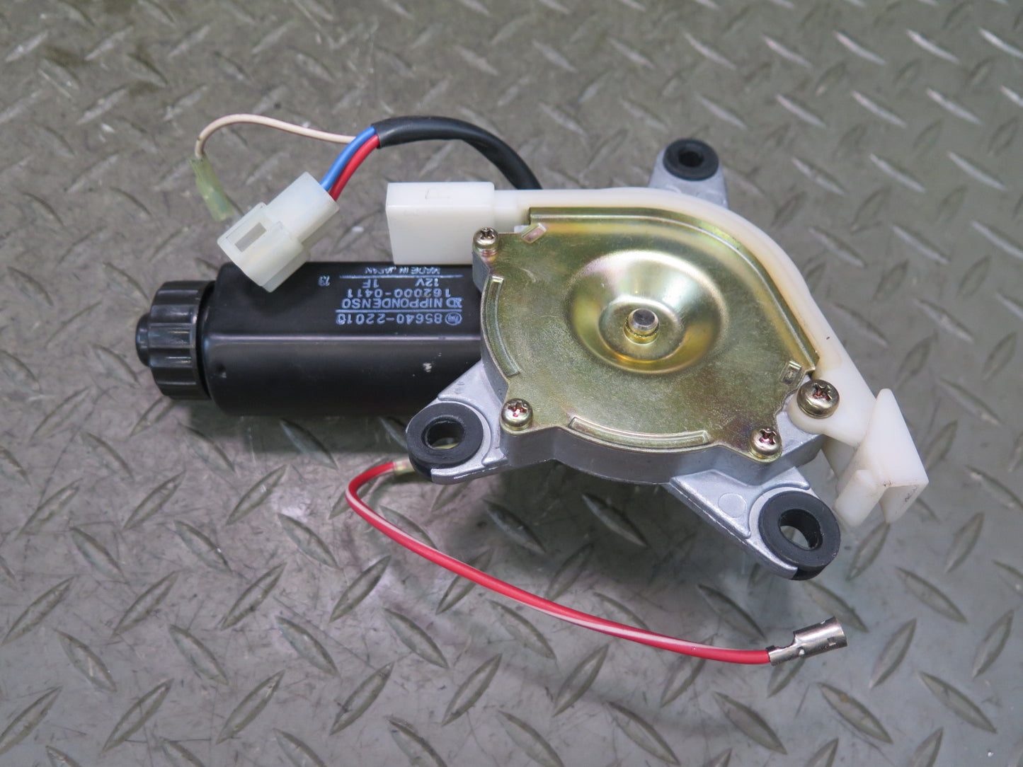 84-88 Toyota Cressida MX73 Front Left Automatic Seat Belt Drive Guide Motor OEM