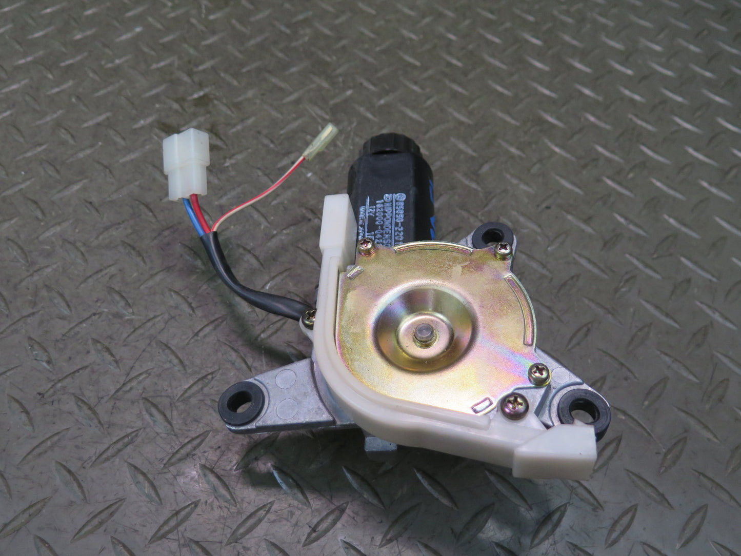 84-88 Toyota Cressida MX73 Front Right Automatic Seat Belt Drive Guide Motor OEM