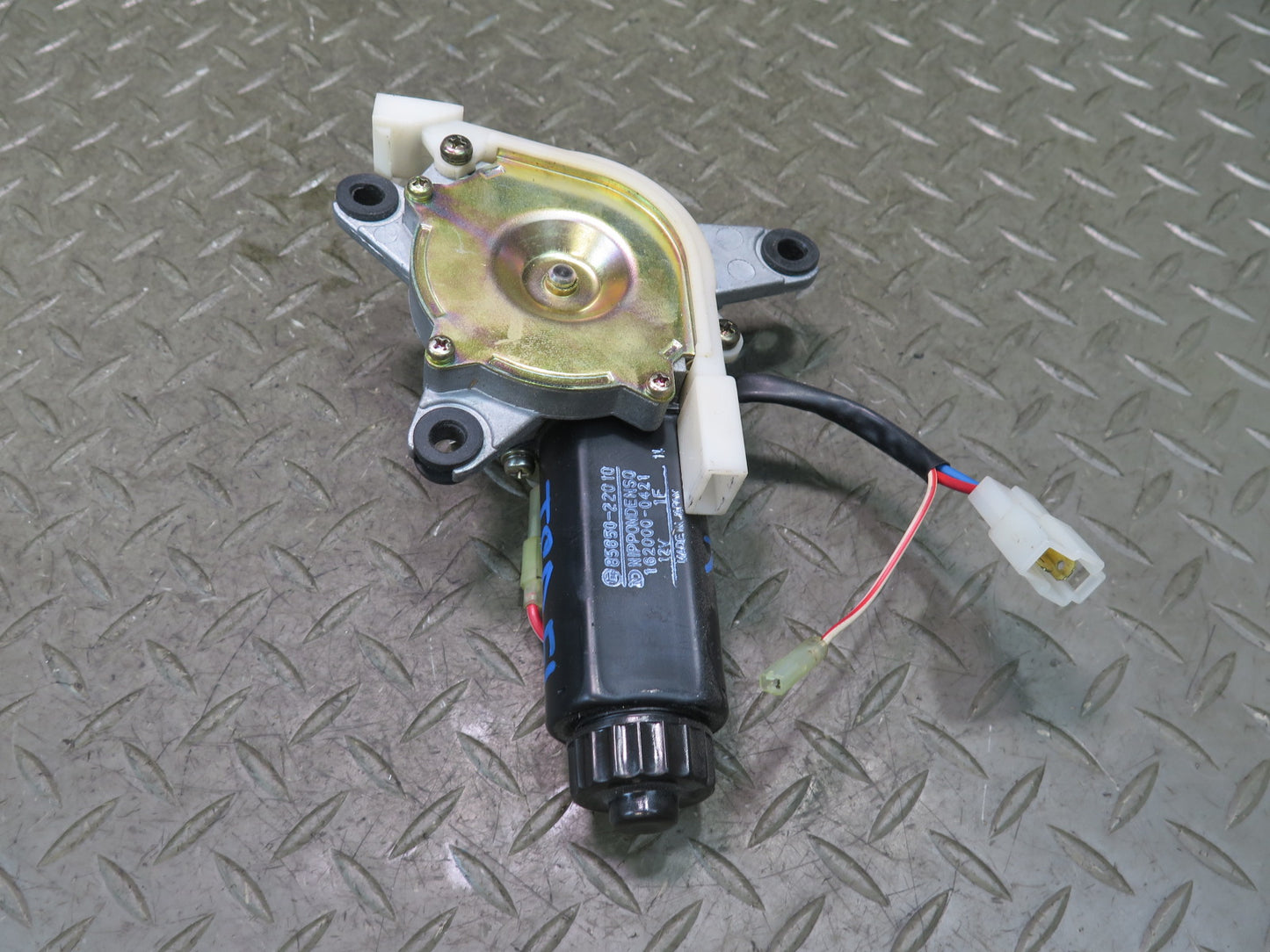 84-88 Toyota Cressida MX73 Front Right Automatic Seat Belt Drive Guide Motor OEM