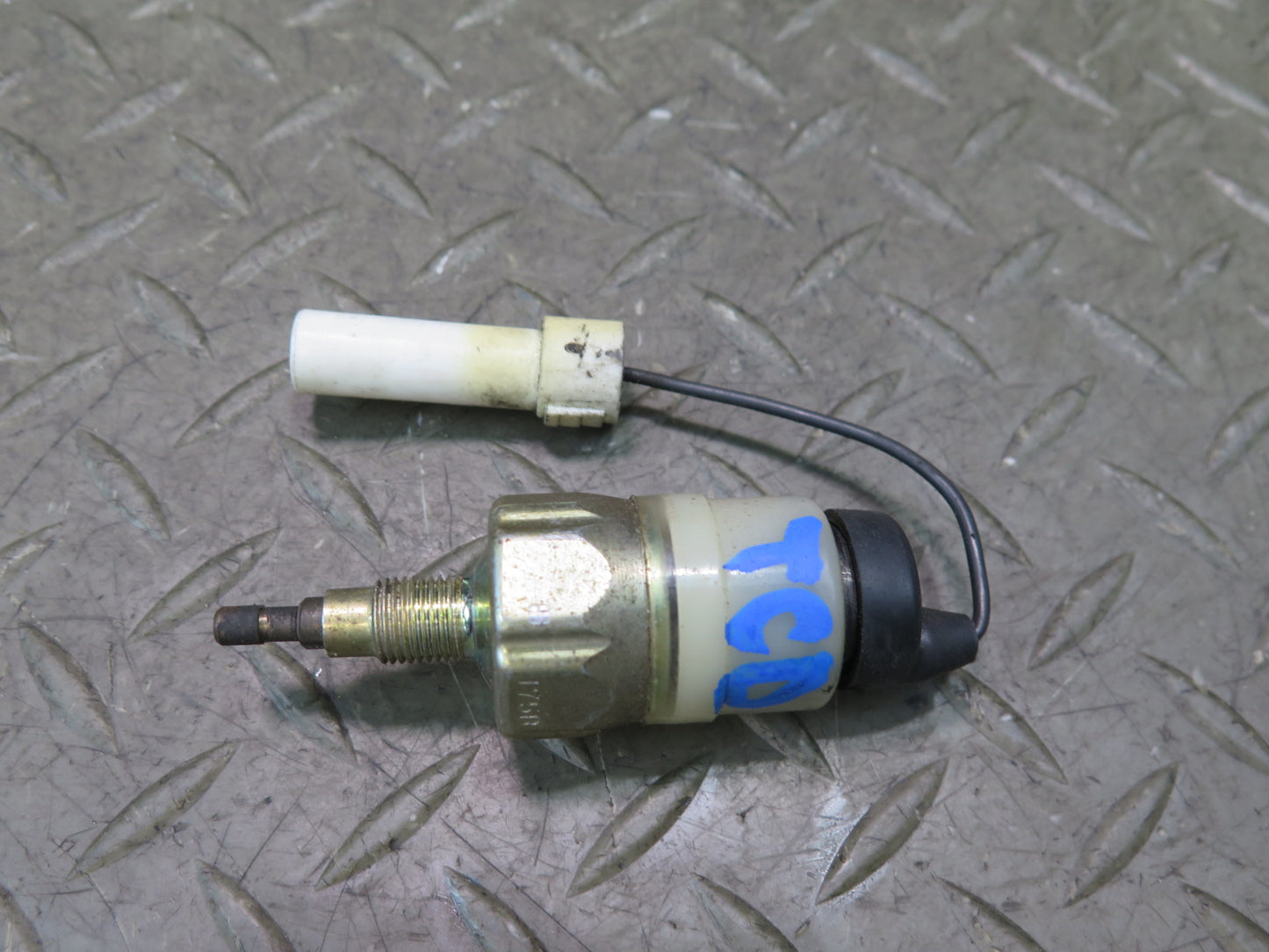 84-88 Toyota Cressida MX73 Cruise Control Auto Drive Vacuum Switch OEM