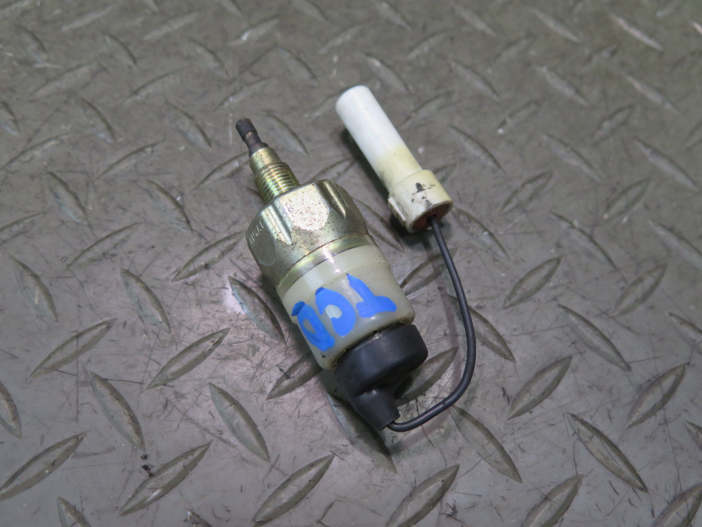 84-88 Toyota Cressida MX73 Cruise Control Auto Drive Vacuum Switch OEM