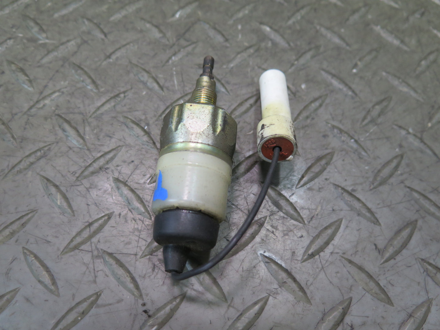 84-88 Toyota Cressida MX73 Cruise Control Auto Drive Vacuum Switch OEM