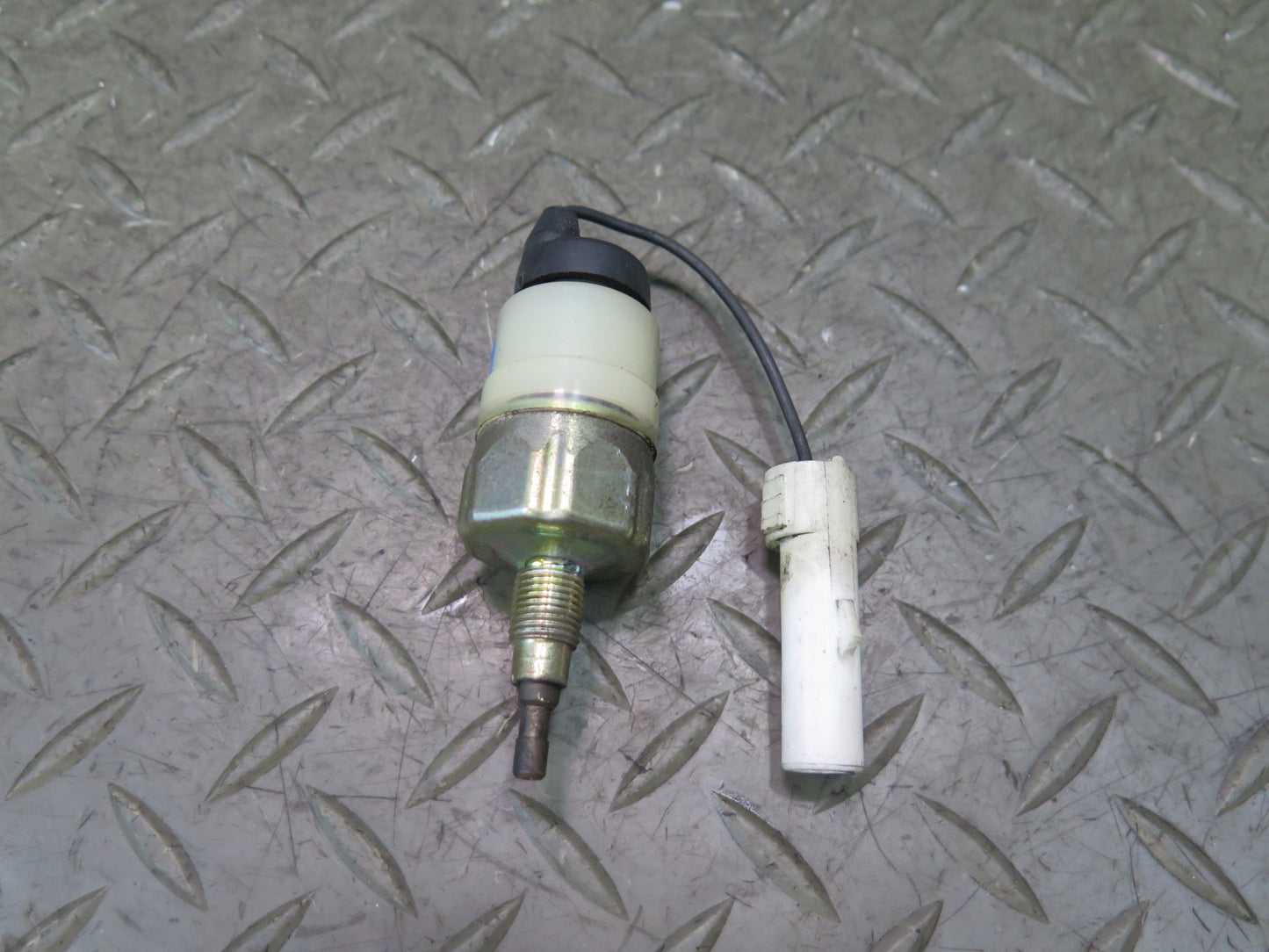 84-88 Toyota Cressida MX73 Cruise Control Auto Drive Vacuum Switch OEM