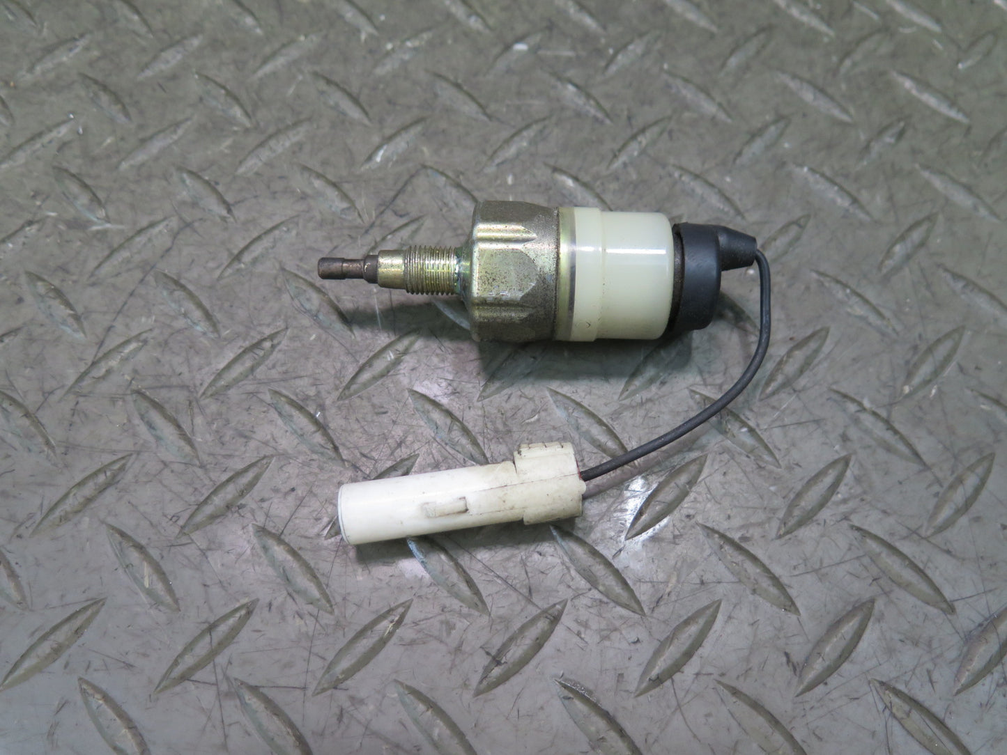 84-88 Toyota Cressida MX73 Cruise Control Auto Drive Vacuum Switch OEM