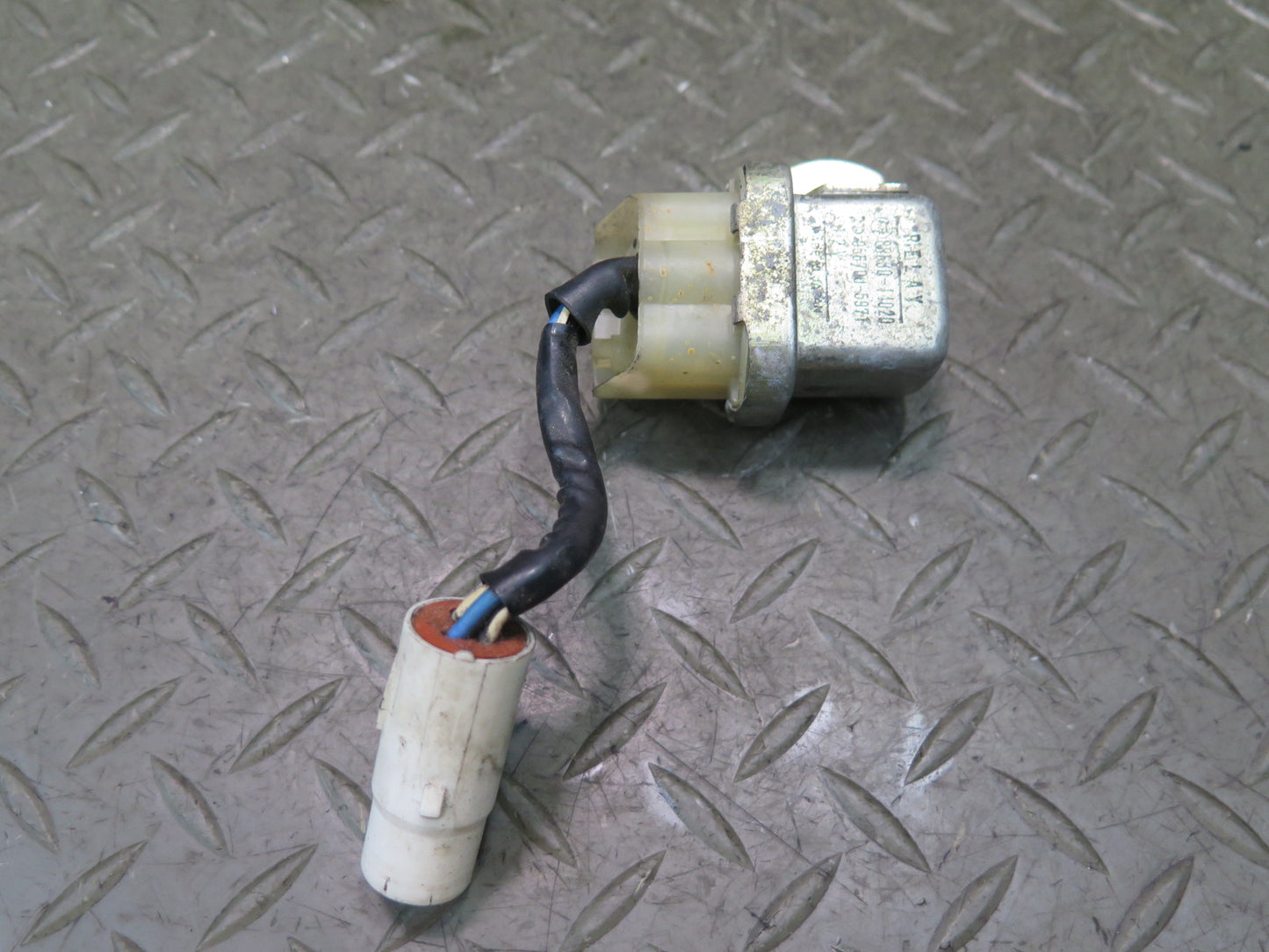 85-88 Toyota Cressida MX73 AC Air Conditioner Condenser Relay 88630-14020 OEM