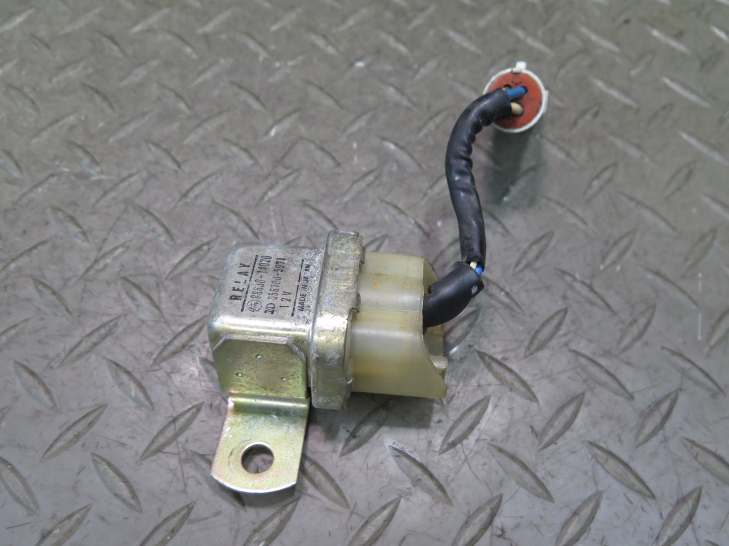 85-88 Toyota Cressida MX73 AC Air Conditioner Condenser Relay 88630-14020 OEM