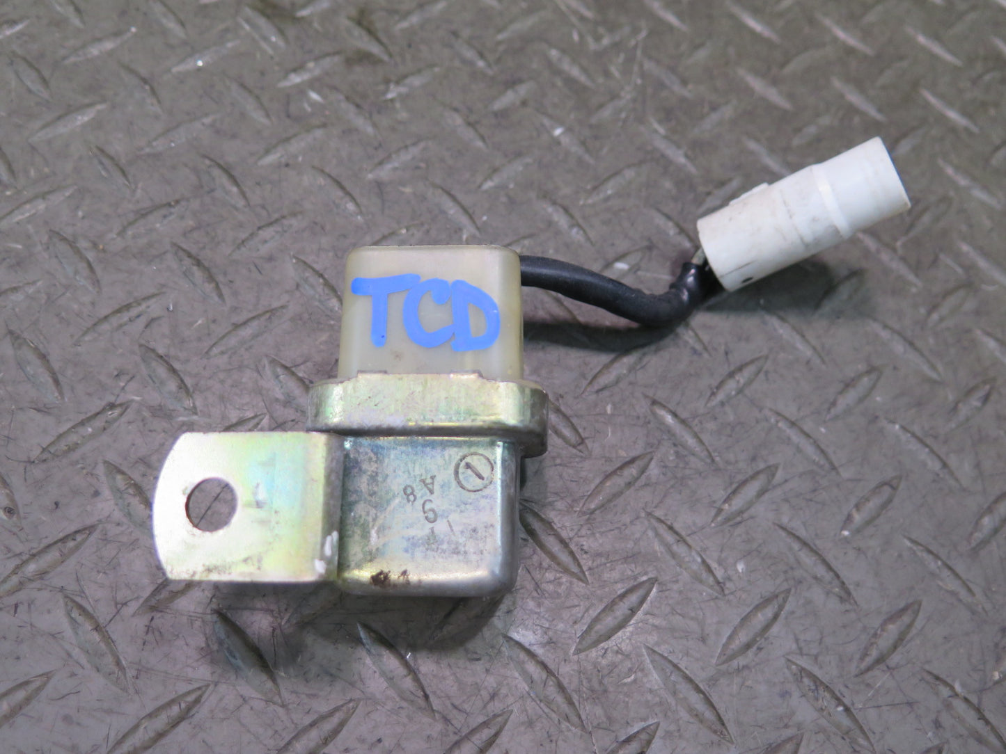 85-88 Toyota Cressida MX73 AC Air Conditioner Condenser Relay 88630-14020 OEM