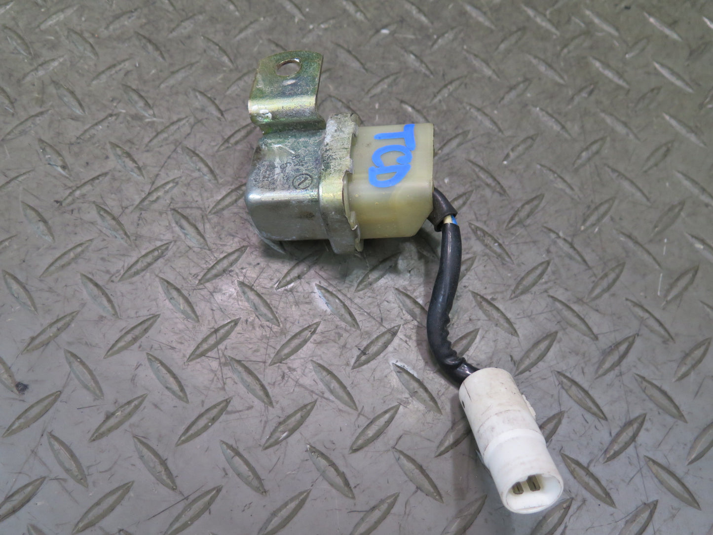 85-88 Toyota Cressida MX73 AC Air Conditioner Condenser Relay 88630-14020 OEM