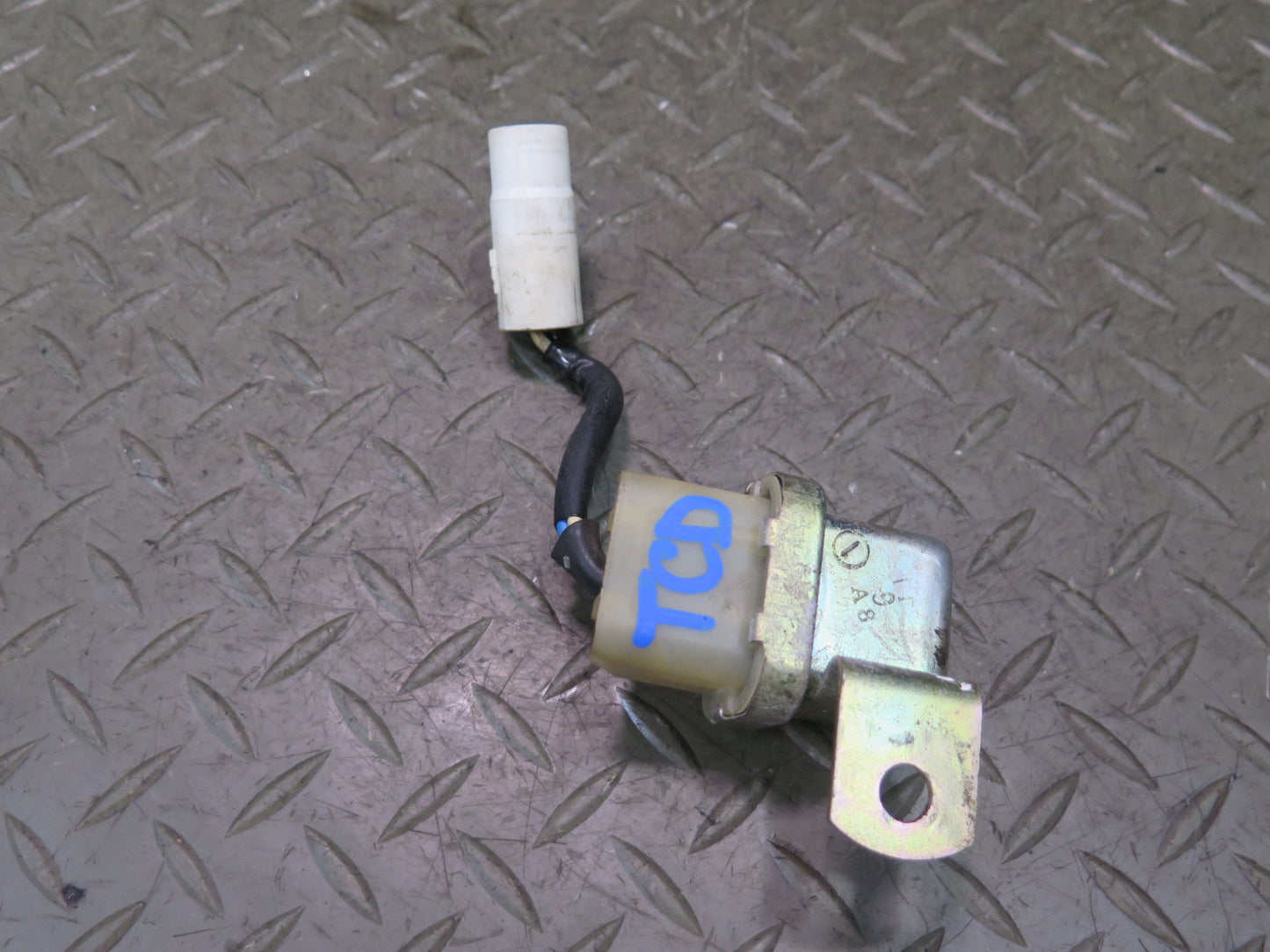 85-88 Toyota Cressida MX73 AC Air Conditioner Condenser Relay 88630-14020 OEM