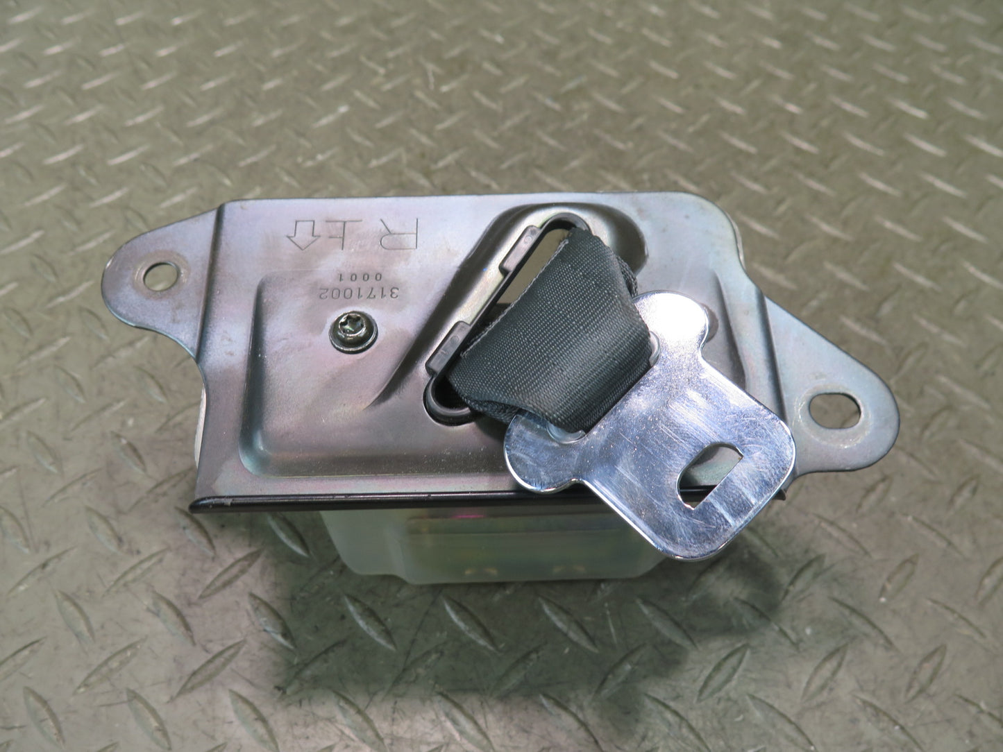 84-86 TOYOTA CRESSIDA MX73 FRONT RIGHT SIDE SEATBELT RETRACTOR SET OEM
