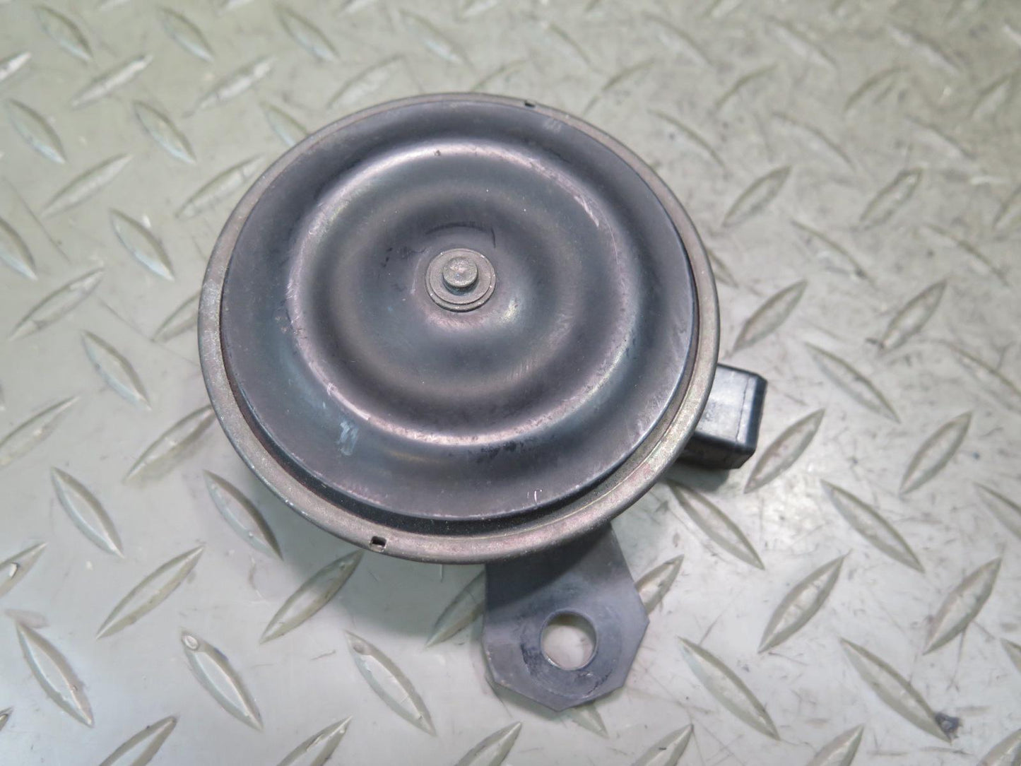 84-88 Toyota Cressida MX73 High & Low Tone Security Alarm Horn Siren Set OEM