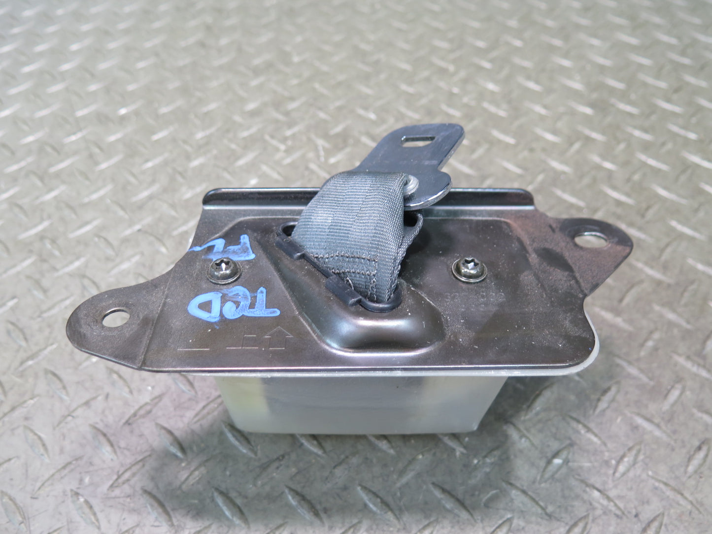 84-86 TOYOTA CRESSIDA MX73 FRONT LEFT SIDE SEATBELT RETRACTOR SET OEM