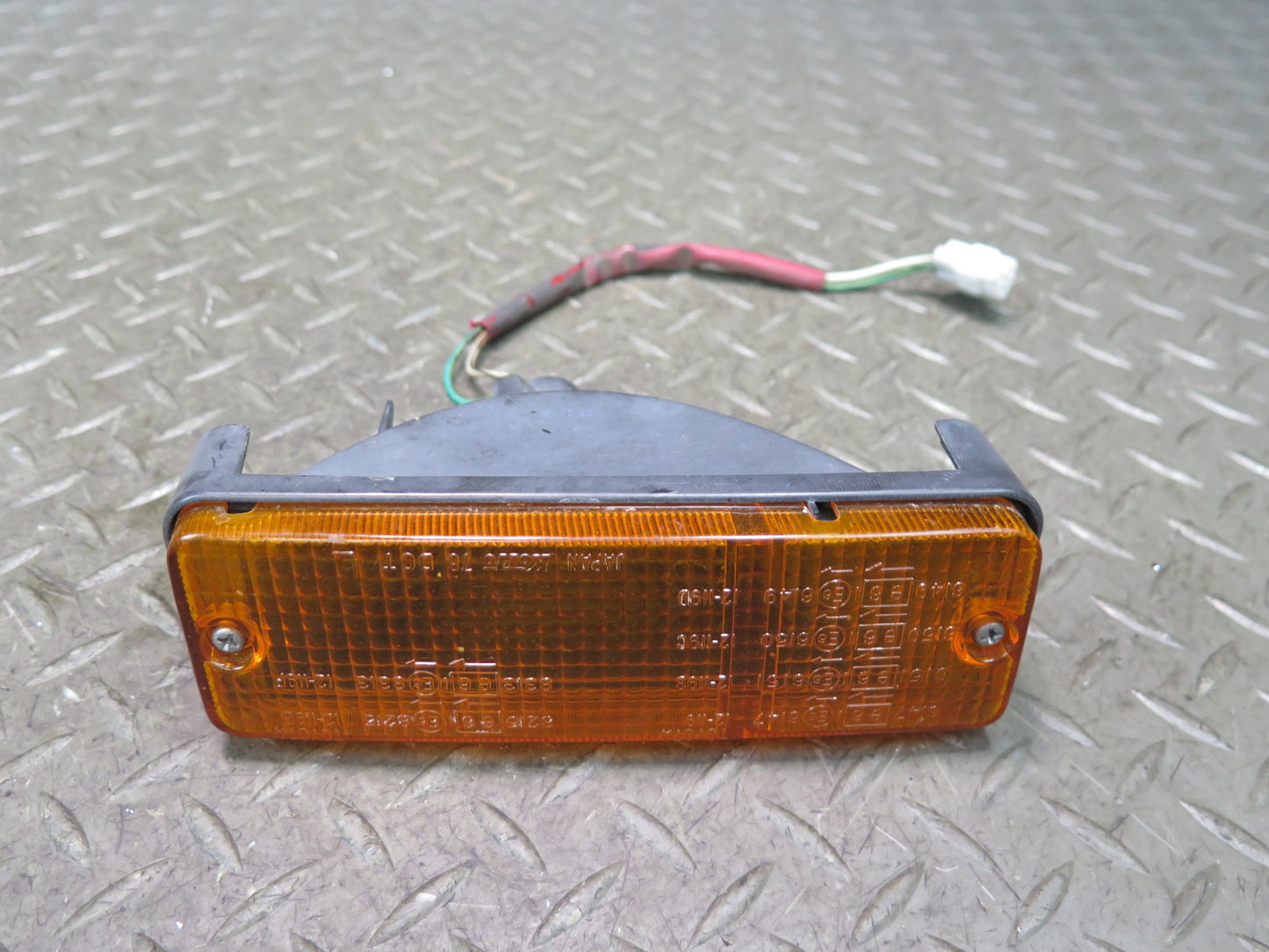 84-88 Toyota Cressida MX73 Front Right & Left Bumper Turn Light Lamp Set OEM