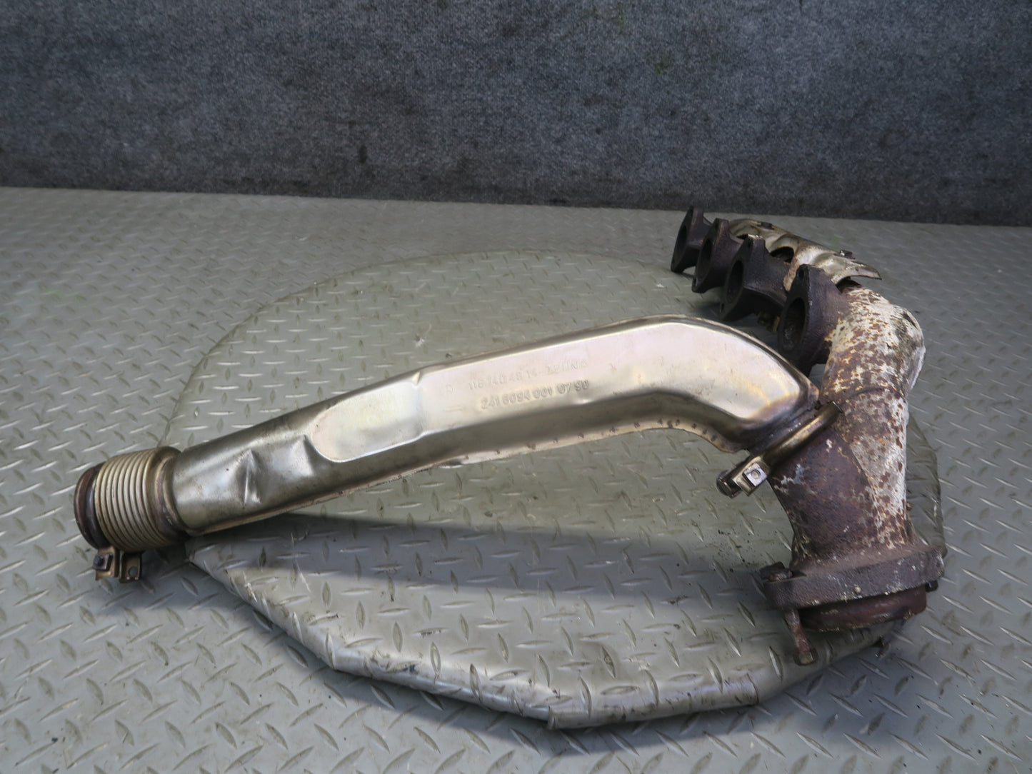 86-91 Mercedes W126 C126 560SEL 560SEC M117 Right Exhaust Manifold w Pipe OEM
