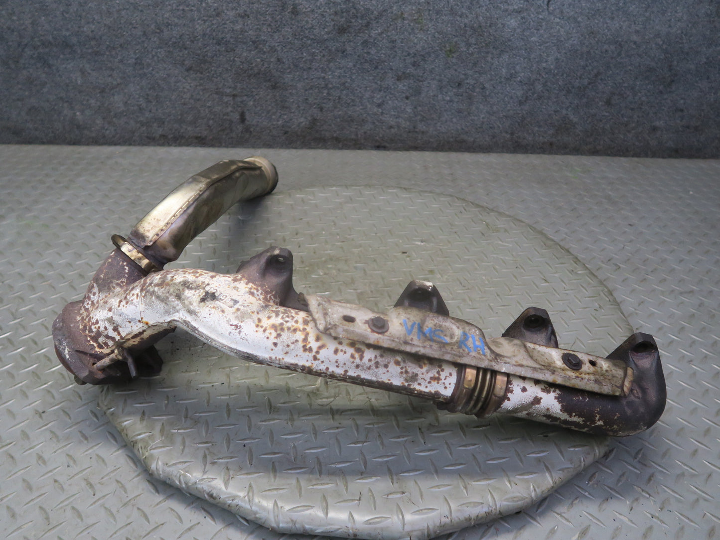 86-91 Mercedes W126 C126 560SEL 560SEC M117 Right Exhaust Manifold w Pipe OEM