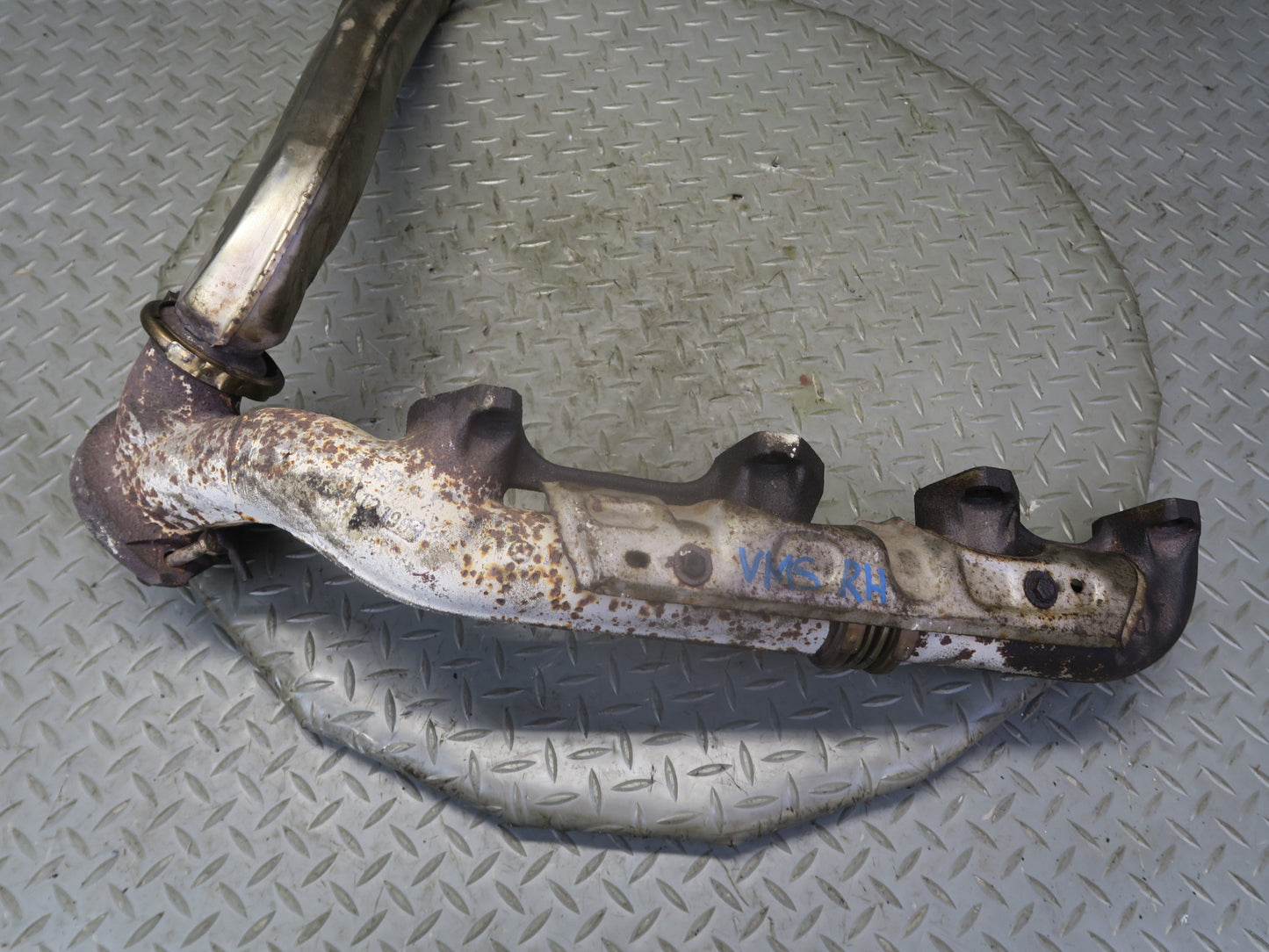 86-91 Mercedes W126 C126 560SEL 560SEC M117 Right Exhaust Manifold w Pipe OEM