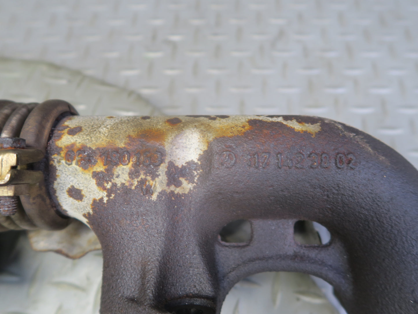 86-91 Mercedes W126 C126 560SEL 560SEC M117 Right Exhaust Manifold w Pipe OEM