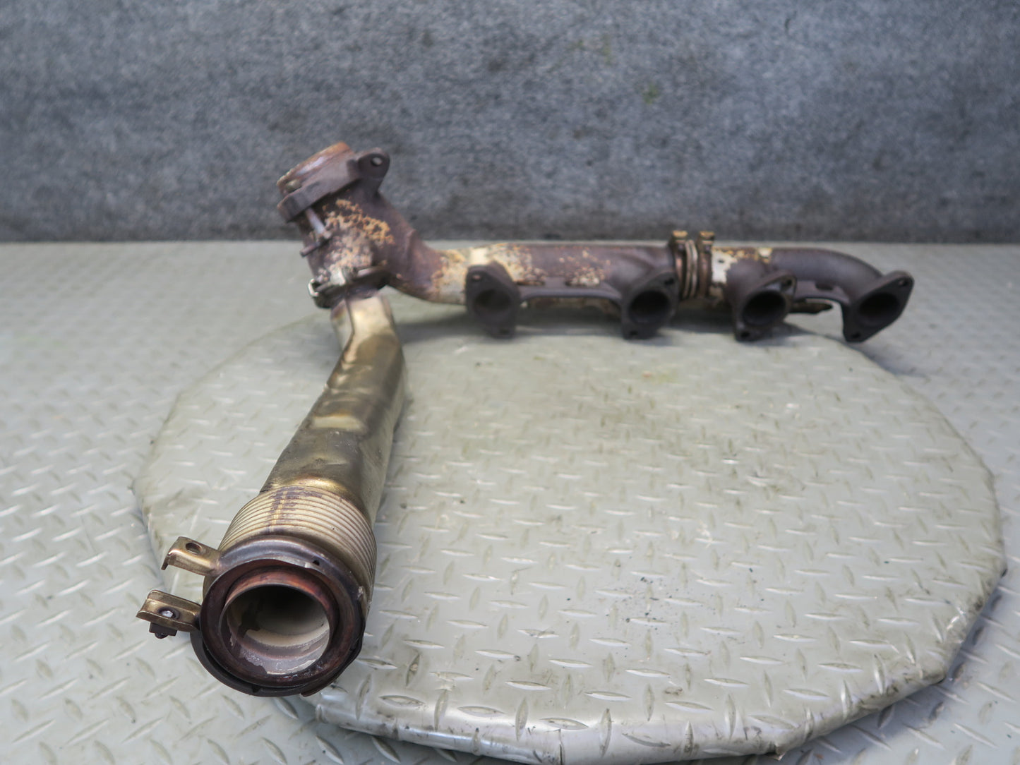 86-91 Mercedes W126 C126 560SEL 560SEC M117 Right Exhaust Manifold w Pipe OEM