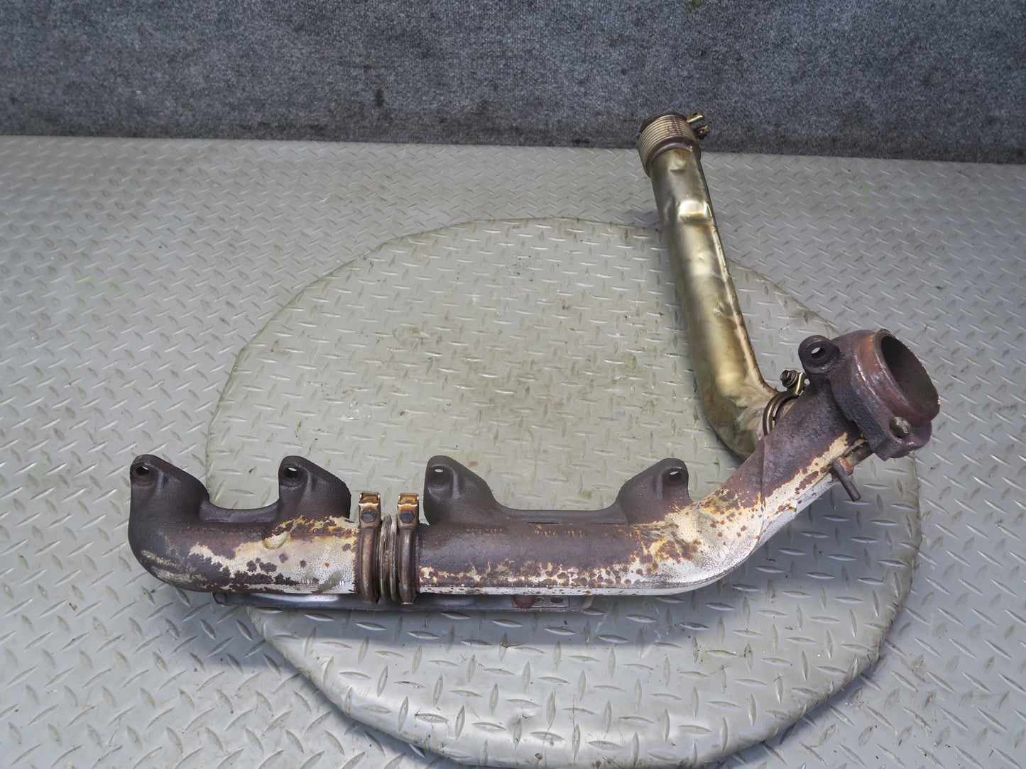 86-91 Mercedes W126 C126 560SEL 560SEC M117 Right Exhaust Manifold w Pipe OEM