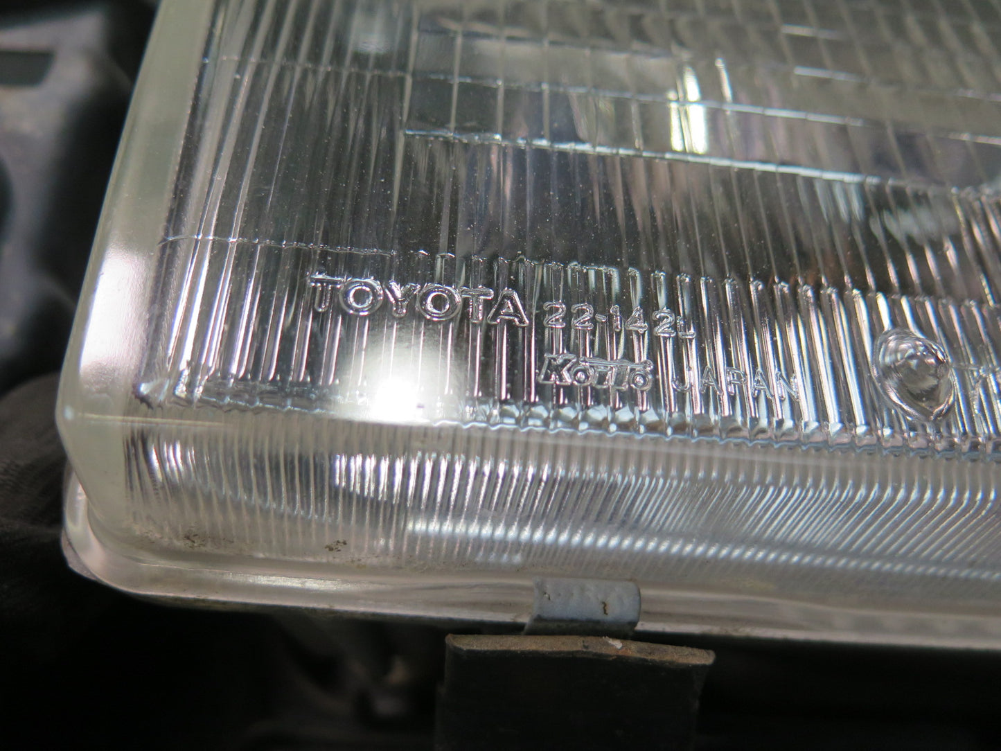 84-86 Toyota Cressida MX73 Front Left Halogen Headlight Lamp 45K Miles OEM