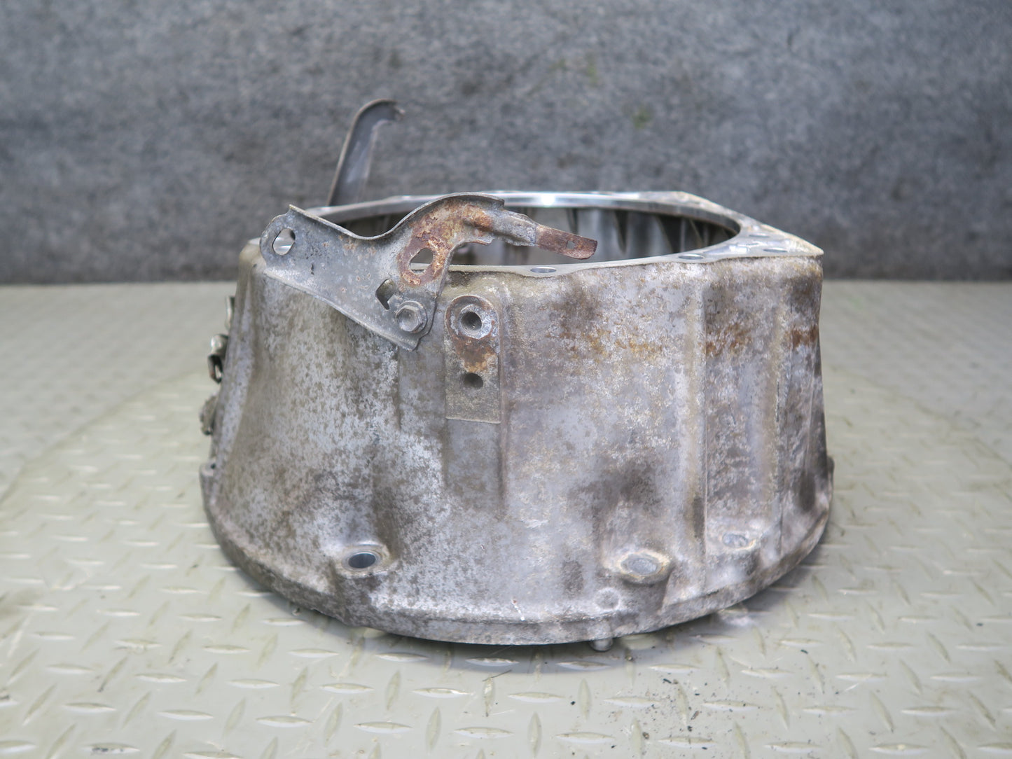 2008-2015 Lexus URJ201L LX570 Automatic Transmission Bell Housing