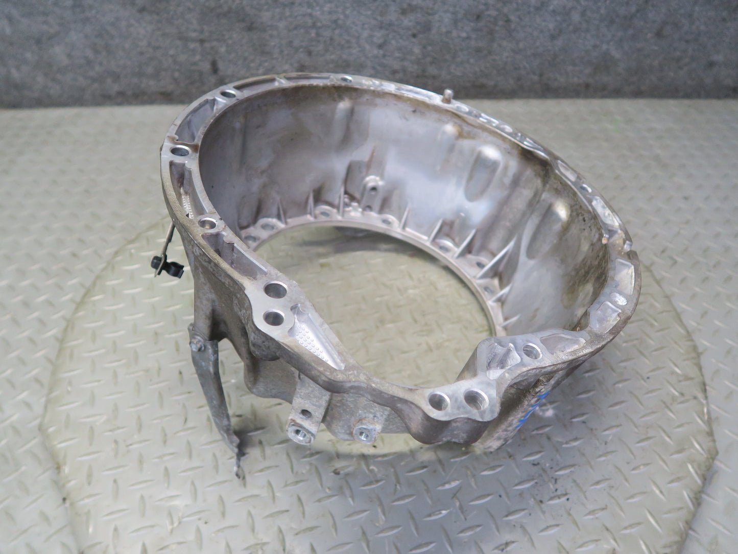 2008-2015 Lexus URJ201L LX570 Automatic Transmission Bell Housing