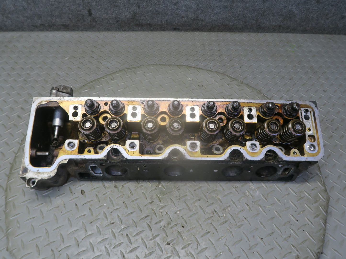 86-91 Mercedes W126 560 SEL 5.6L M117 117.968 Engine Right Cylinder Head OEM