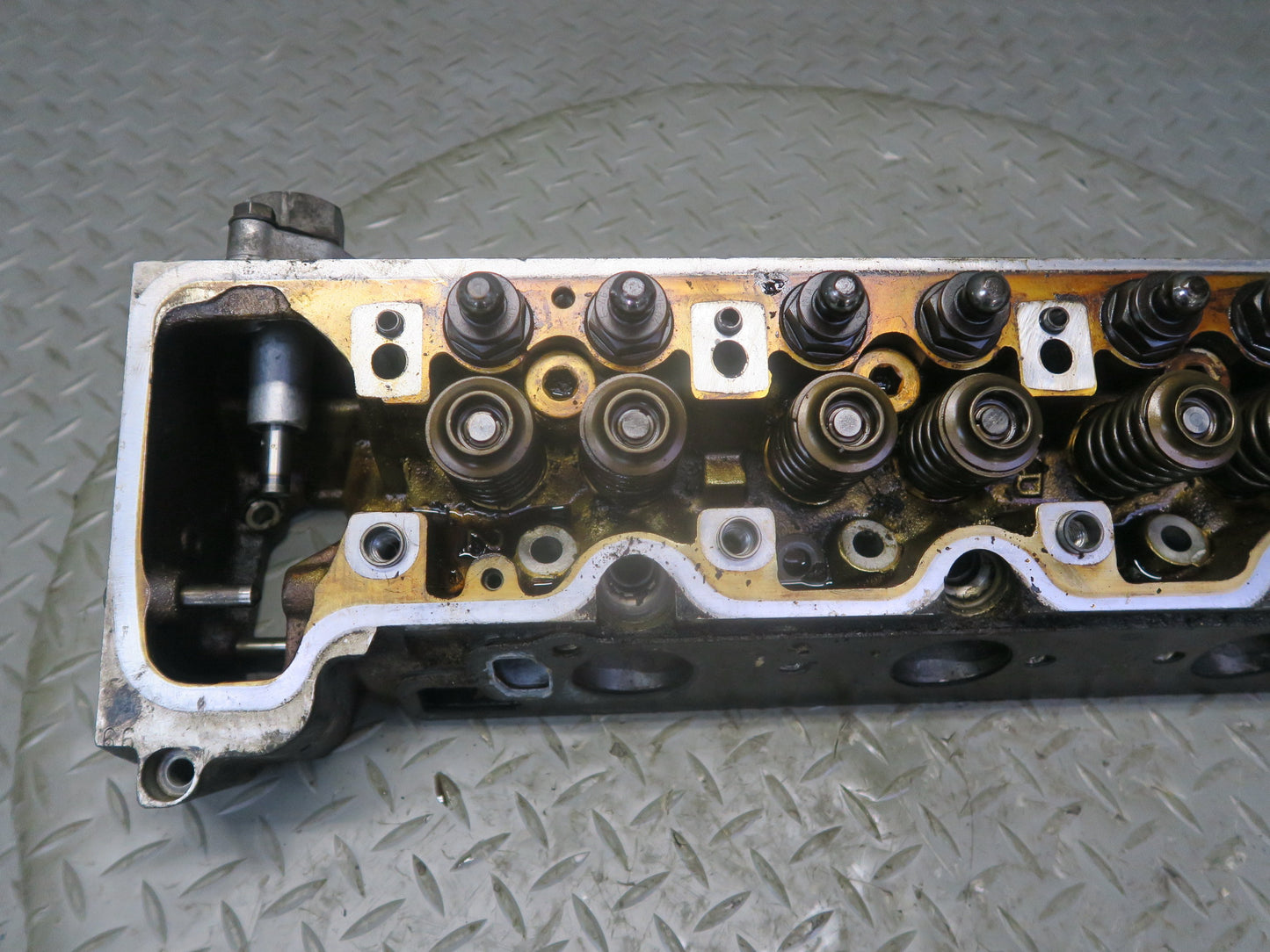 86-91 Mercedes W126 560 SEL 5.6L M117 117.968 Engine Right Cylinder Head OEM