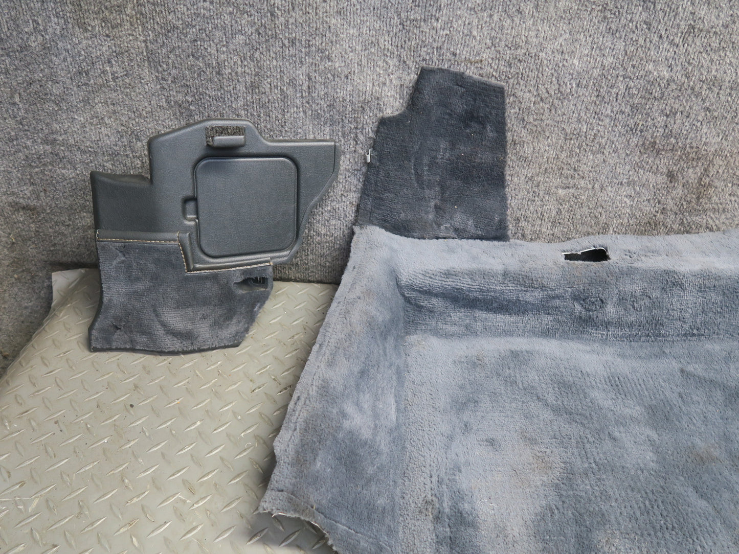 84-86 Toyota Cressida MX73 Sedan Set of 4 Interior Floor MAT Carpet Liner OEM