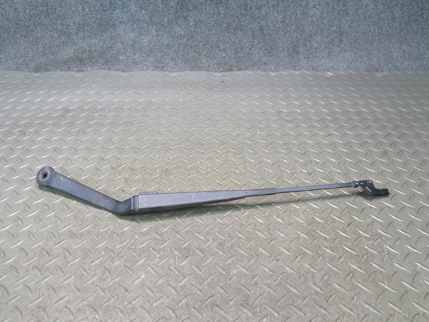 84-86 Toyota Cressida MX73 Set of 2 Front Left & Right Wiper Arm OEM