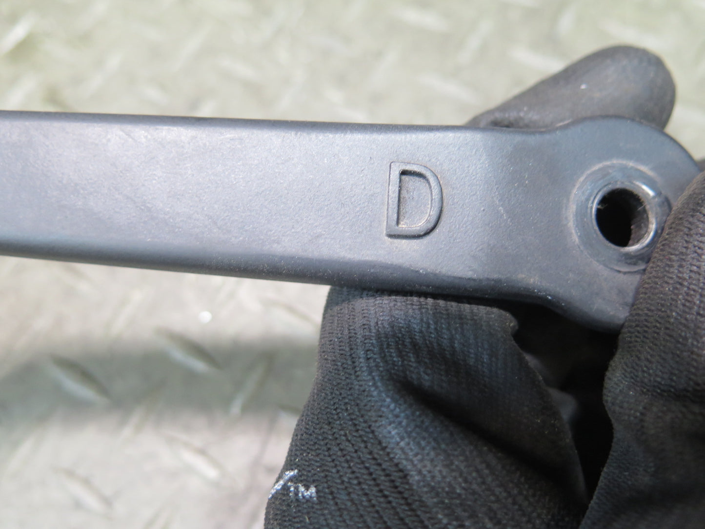 84-86 Toyota Cressida MX73 Set of 2 Front Left & Right Wiper Arm OEM
