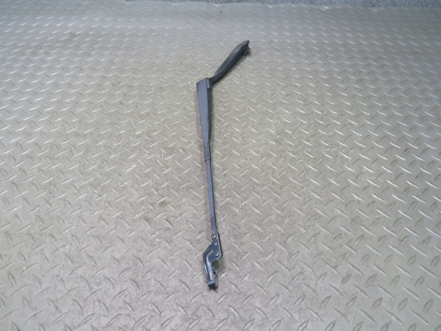 84-86 Toyota Cressida MX73 Set of 2 Front Left & Right Wiper Arm OEM