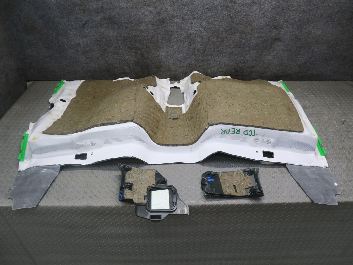84-86 Toyota Cressida MX73 Sedan Set of 4 Interior Floor MAT Carpet Liner OEM
