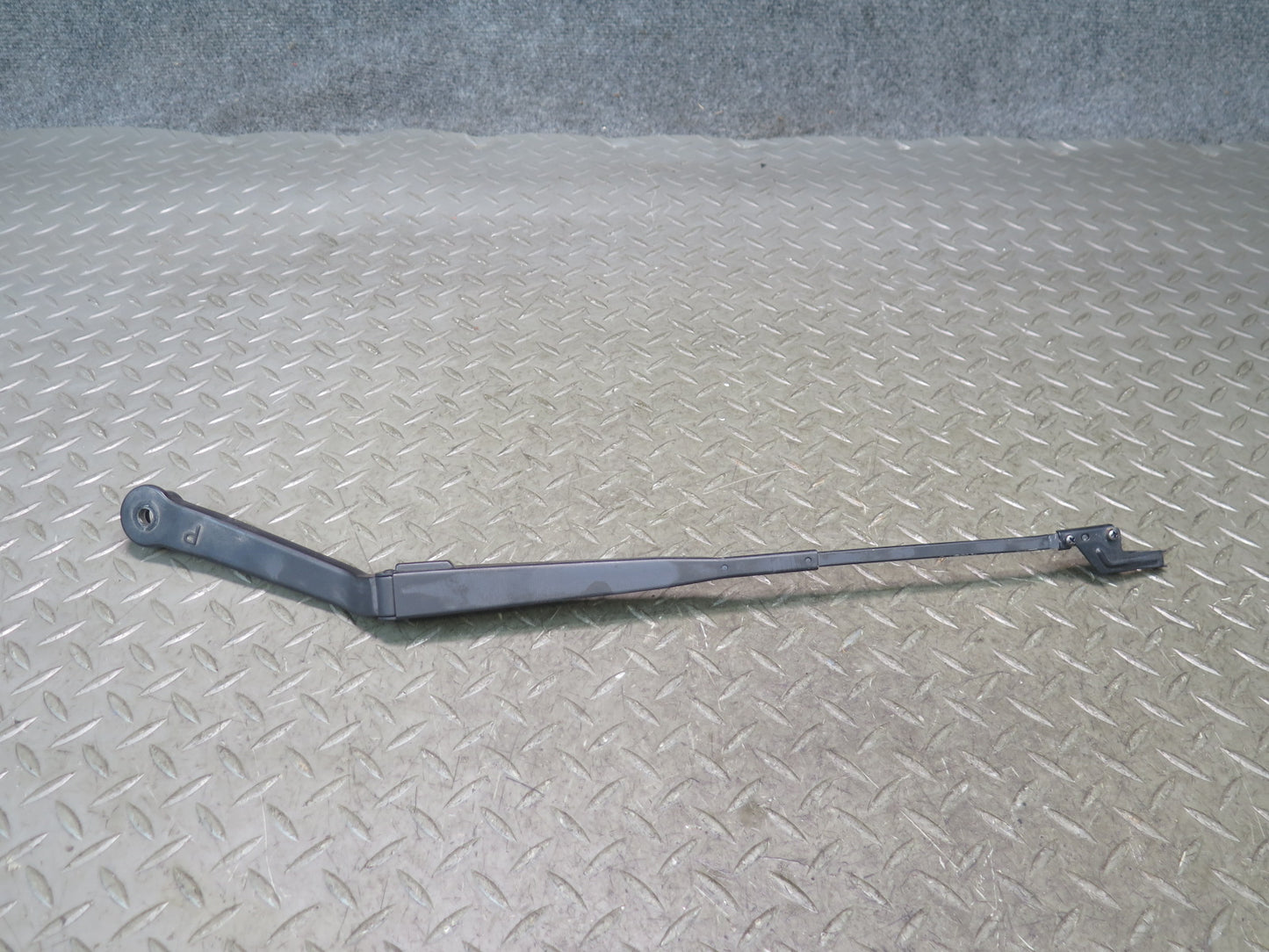 84-86 Toyota Cressida MX73 Set of 2 Front Left & Right Wiper Arm OEM