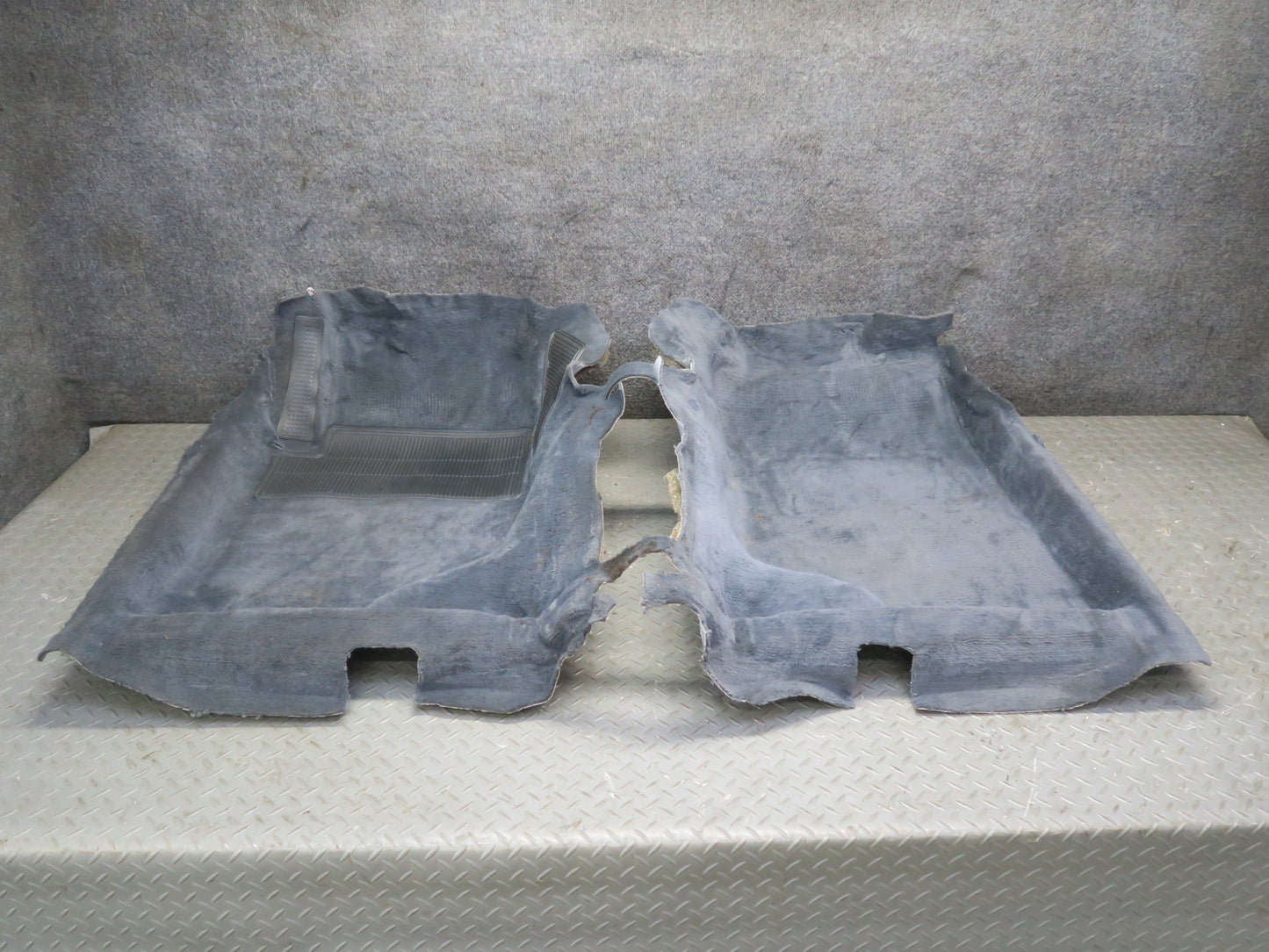84-86 Toyota Cressida MX73 Sedan Set of 4 Interior Floor MAT Carpet Liner OEM