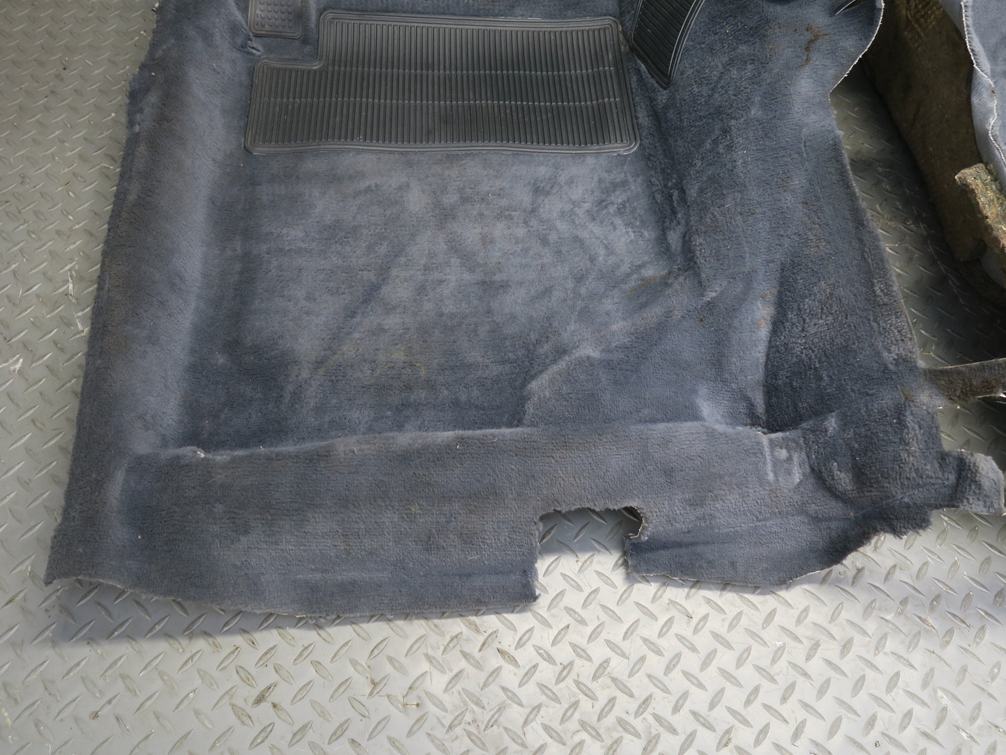 84-86 Toyota Cressida MX73 Sedan Set of 4 Interior Floor MAT Carpet Liner OEM