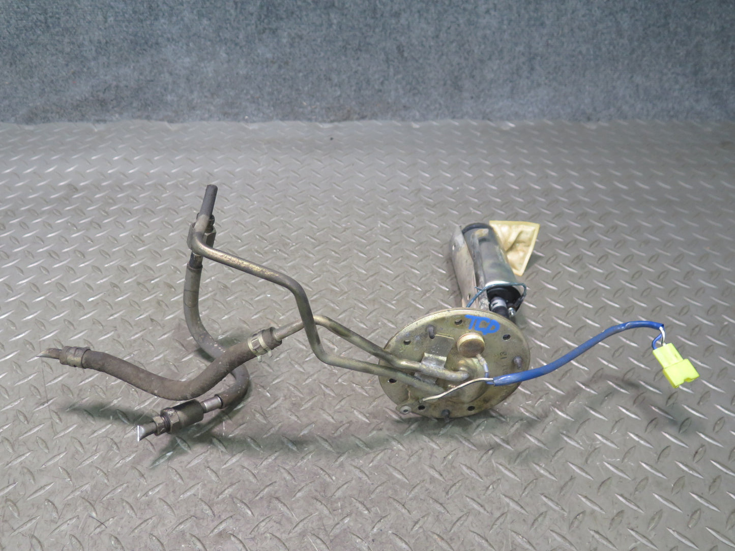 85-86 Toyota Cressida MX73 Fuel Pump Level Sensor Sending Unit Set of 2 OEM