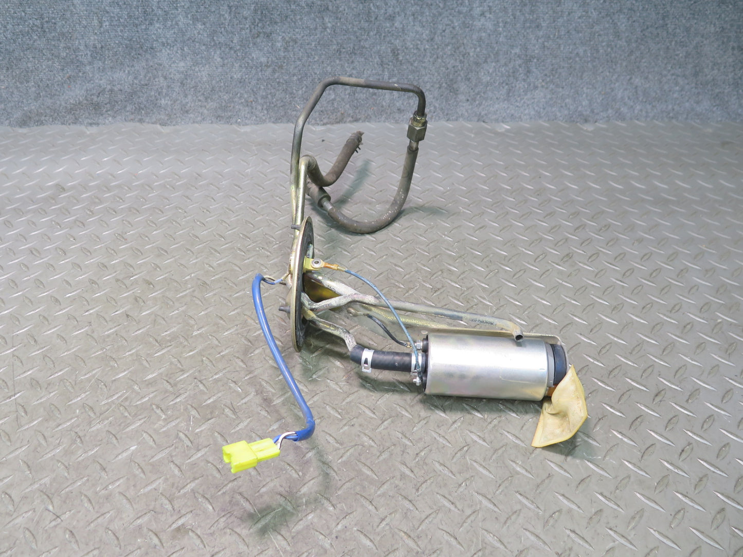 85-86 Toyota Cressida MX73 Fuel Pump Level Sensor Sending Unit Set of 2 OEM