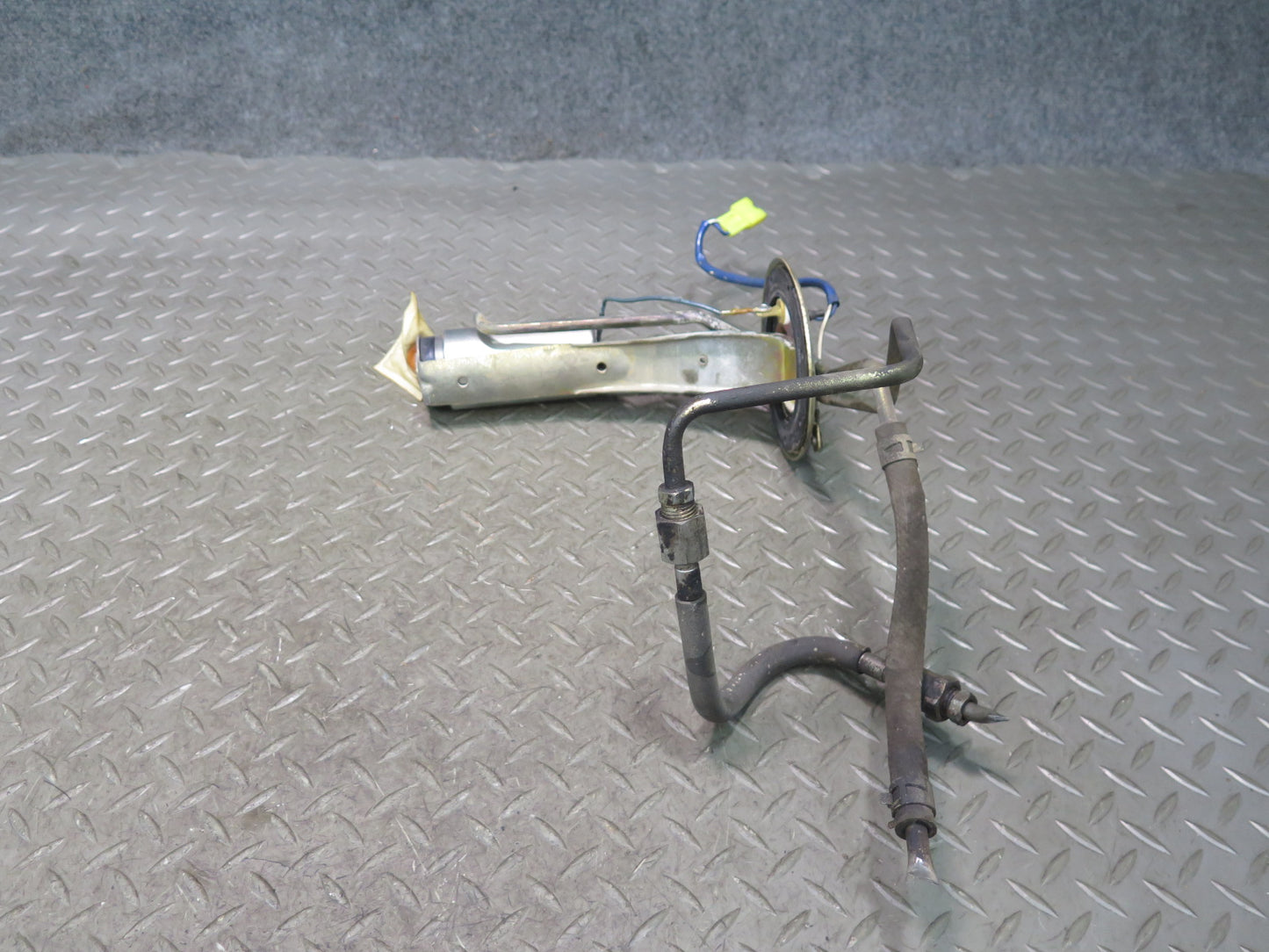 85-86 Toyota Cressida MX73 Fuel Pump Level Sensor Sending Unit Set of 2 OEM