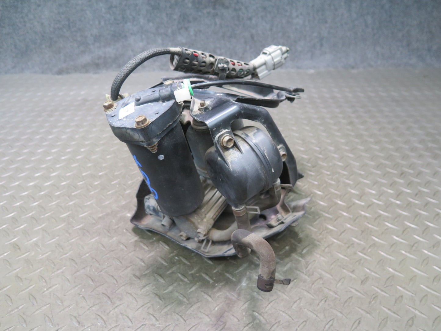 2010-2013 Lexus URJ150L GX460 Air Ride Suspension Compressor Pump Assembly