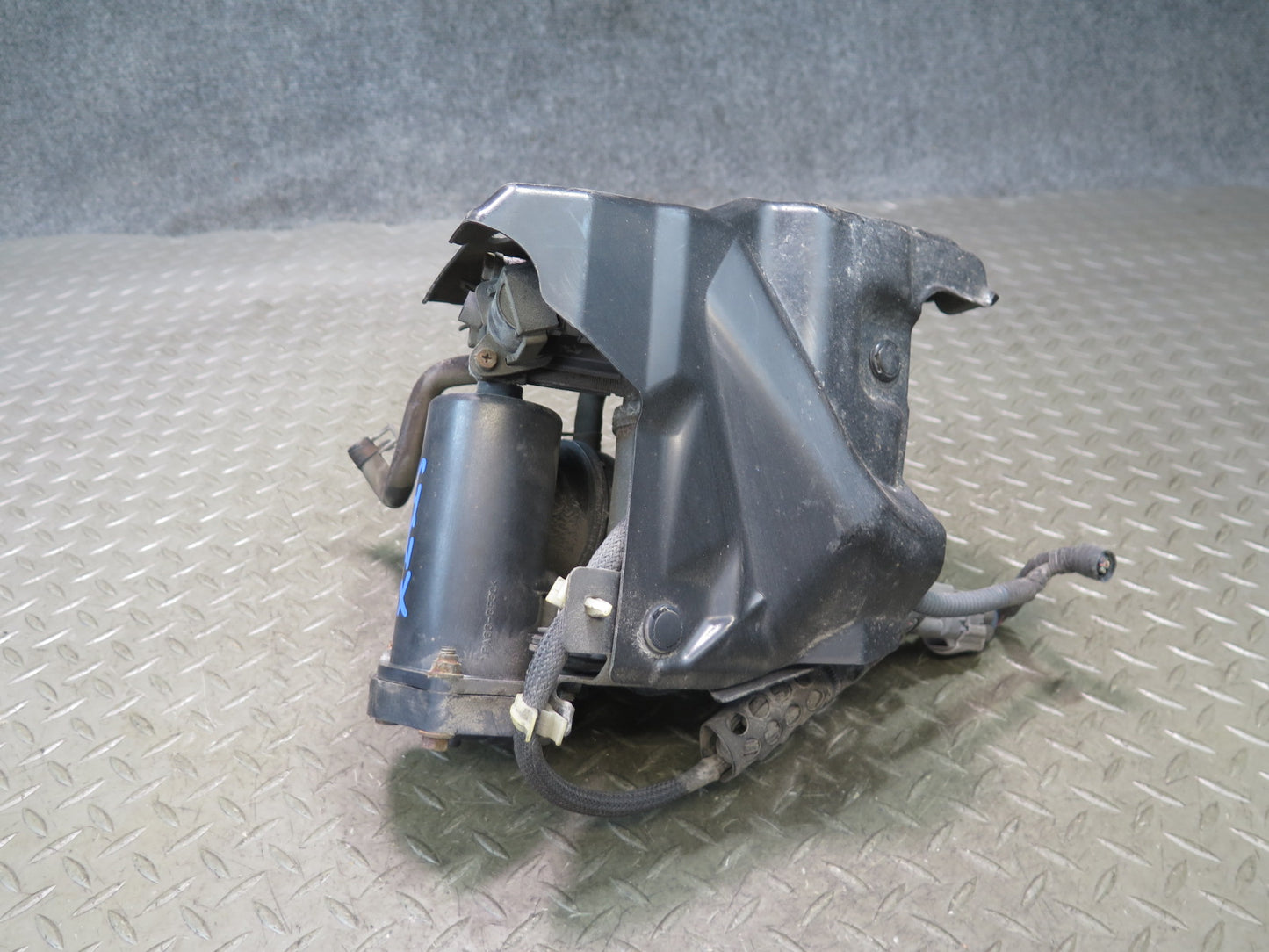 2010-2013 Lexus URJ150L GX460 Air Ride Suspension Compressor Pump Assembly