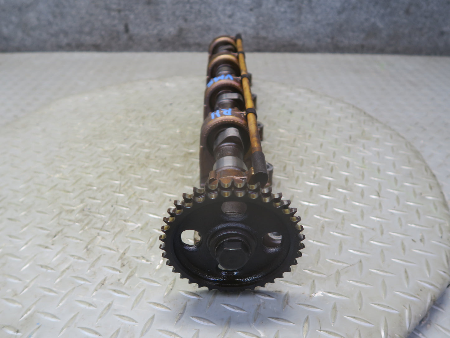 86-91 Mercedes W126 M117 Engine Right Camshaft Assembly w Bolts OEM