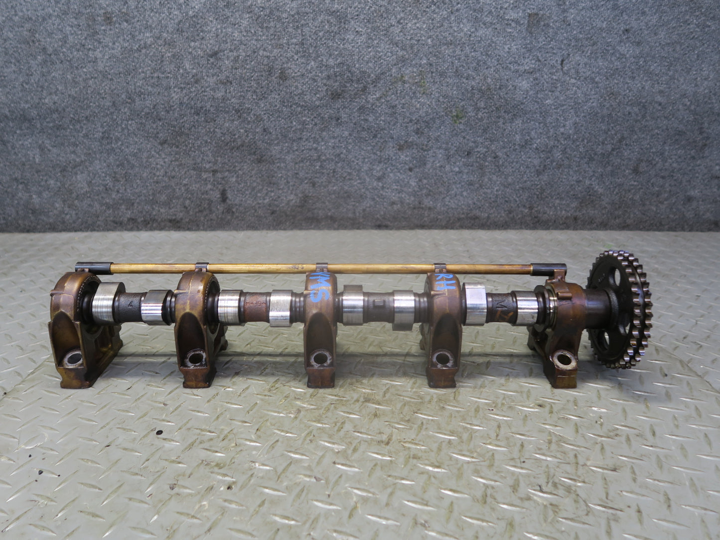 86-91 Mercedes W126 M117 Engine Right Camshaft Assembly w Bolts OEM