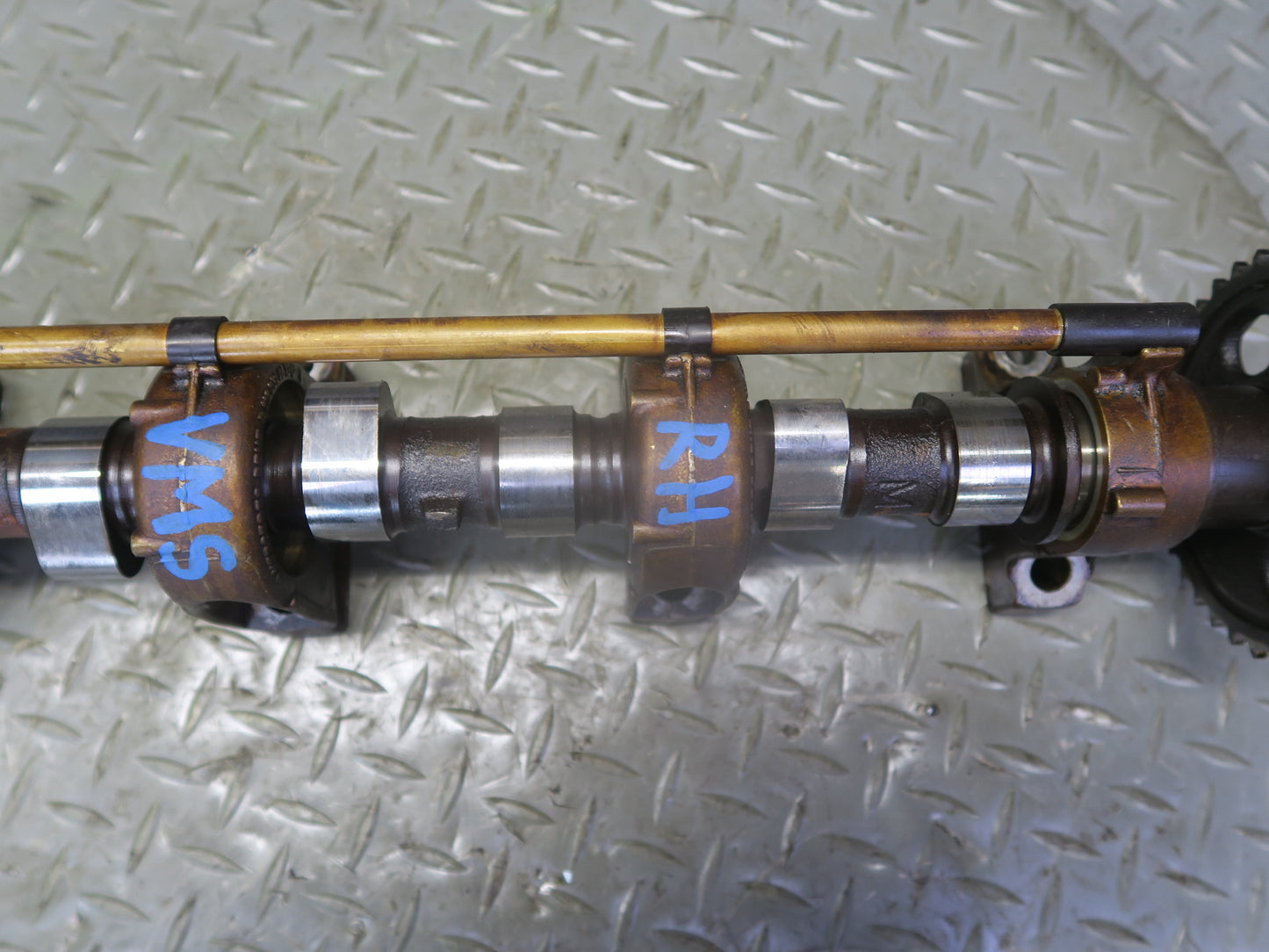 86-91 Mercedes W126 M117 Engine Right Camshaft Assembly w Bolts OEM