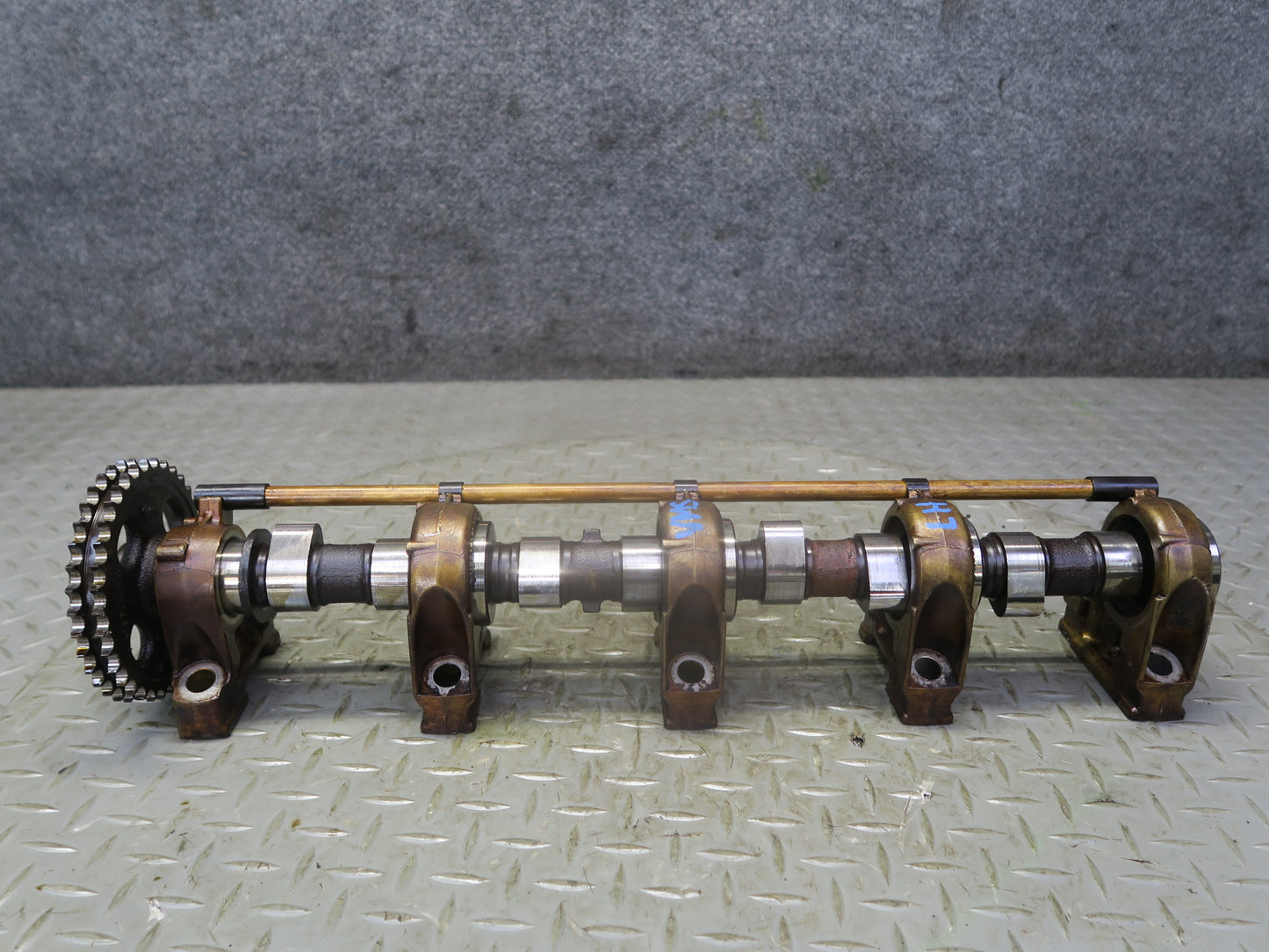 86-91 Mercedes W126 M117 Engine Left Camshaft Assembly w Bolts OEM