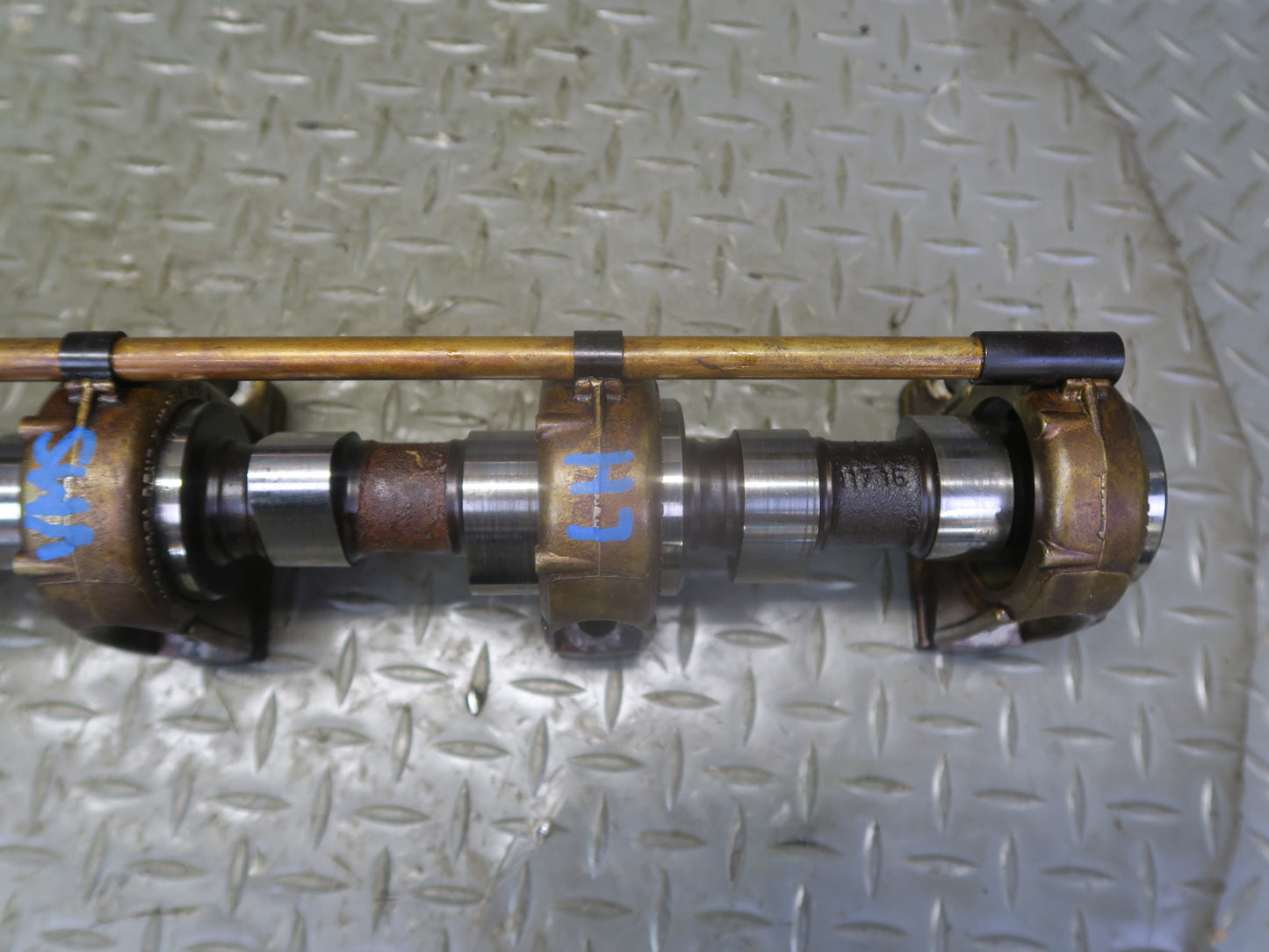 86-91 Mercedes W126 M117 Engine Left Camshaft Assembly w Bolts OEM