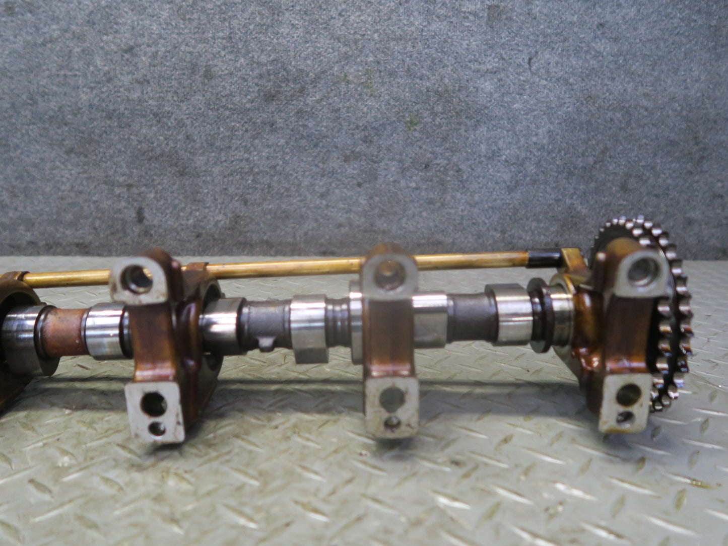 86-91 Mercedes W126 M117 Engine Left Camshaft Assembly w Bolts OEM